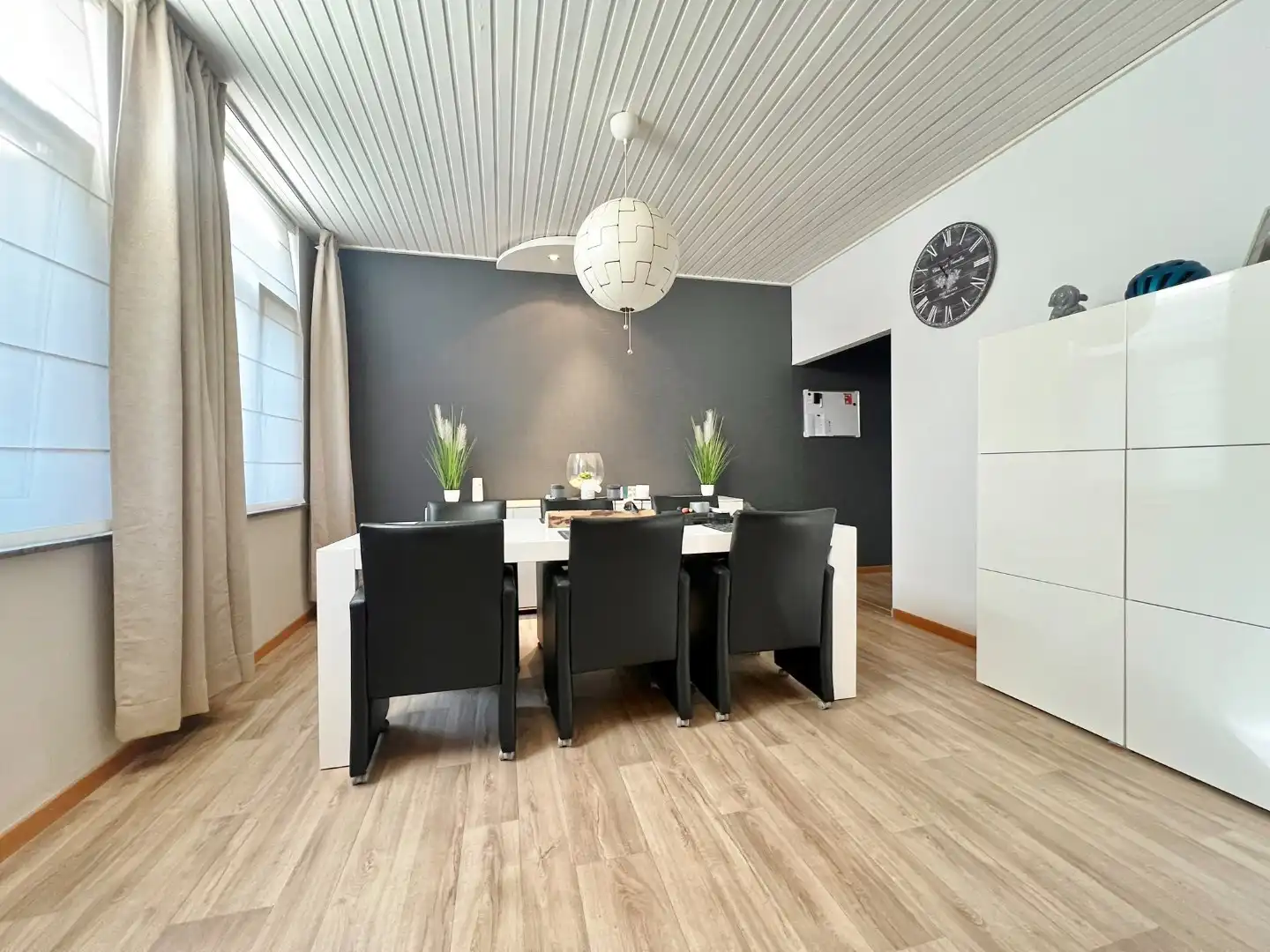 Duplex appartement met 3 slaapkamers en terras op wandelafstand van de markt.  foto 5