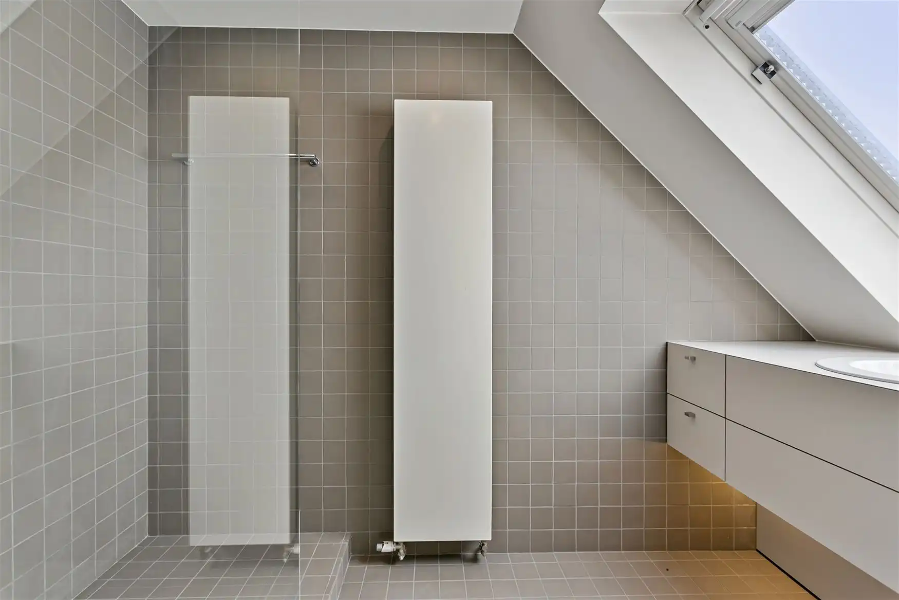 Zeer ruim bemeubeld duplexappartement foto 25