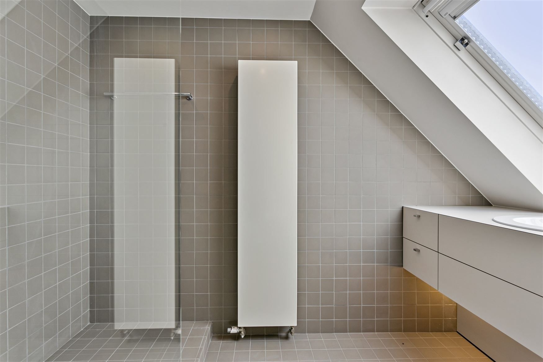 Zeer ruim bemeubeld duplexappartement foto 25