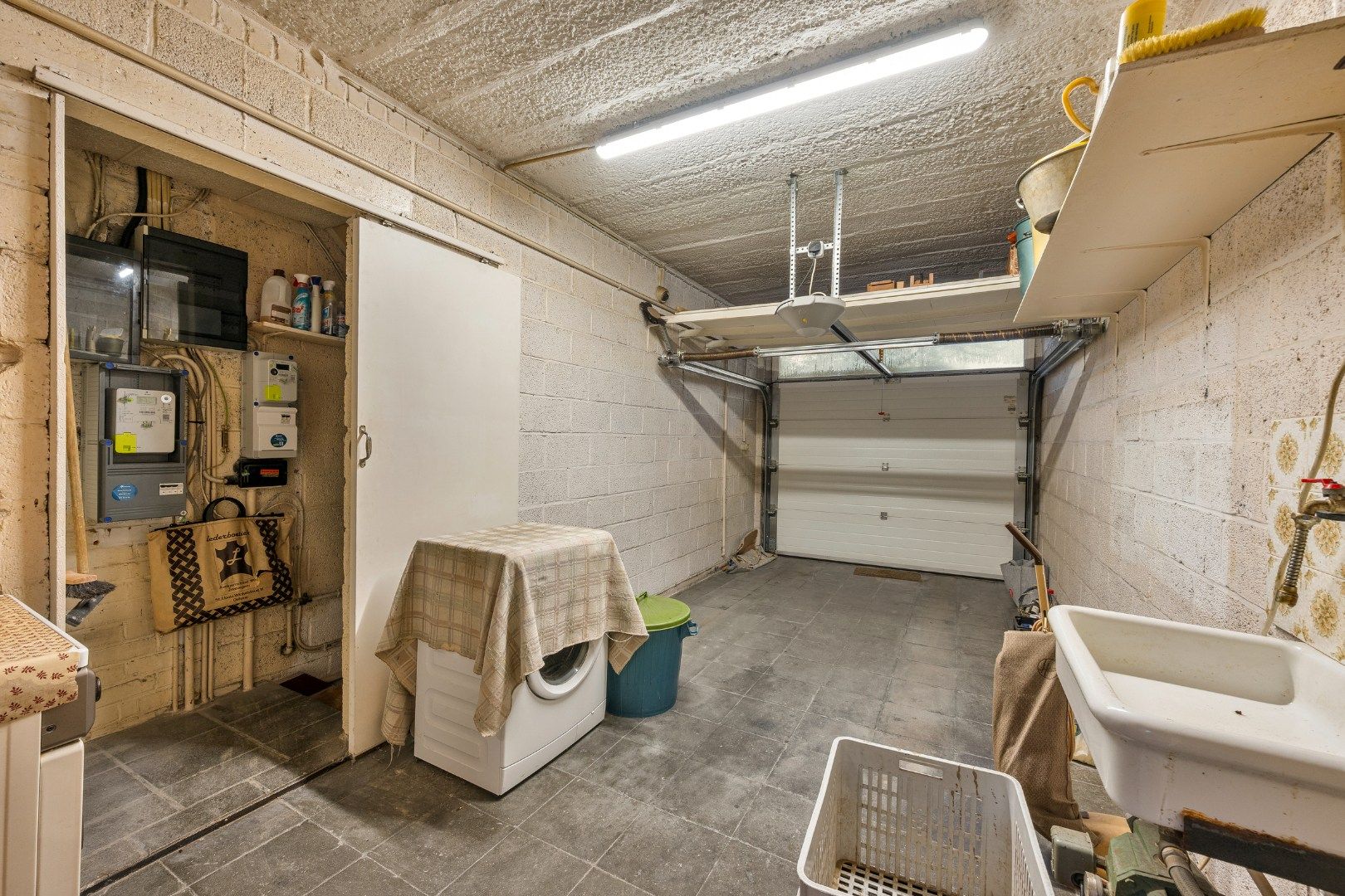 Halfopen woning met 4 slaapkamers, garage met oprit en zuidgerichte tuin in Dadizele-centrum foto 15