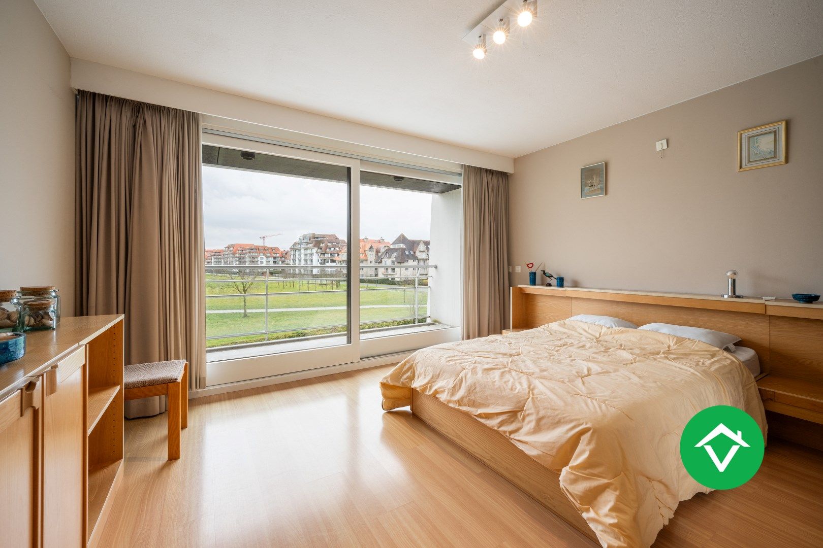 Instapklaar appartement met 2 slaapkamers en grote garage te Nieuwpoort foto 15