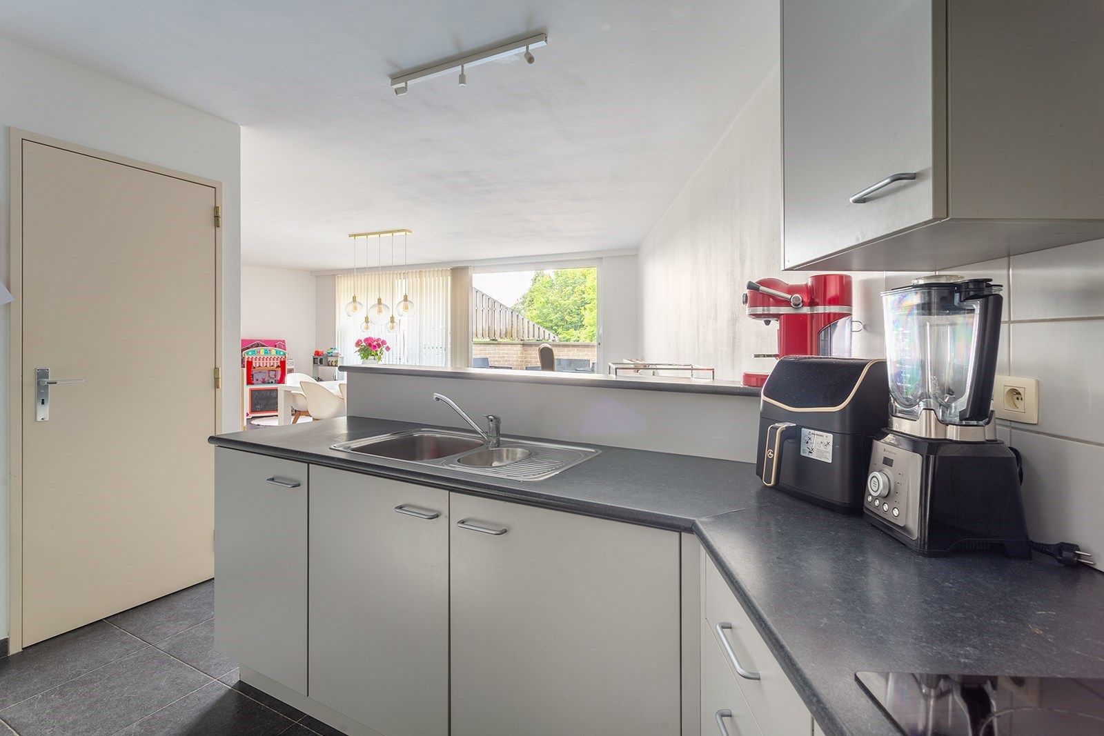 Ruim en Instapklaar appartement met terras  foto 14