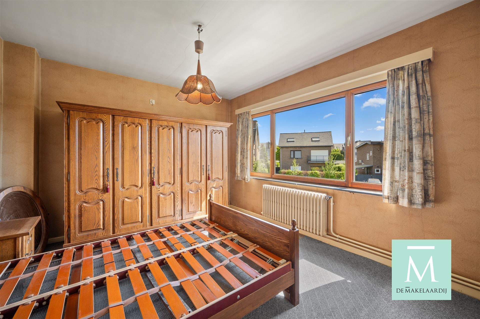 Op te frissen woning met achteruitweg, 3 slaapkamers en tuin op toplocatie! foto 7