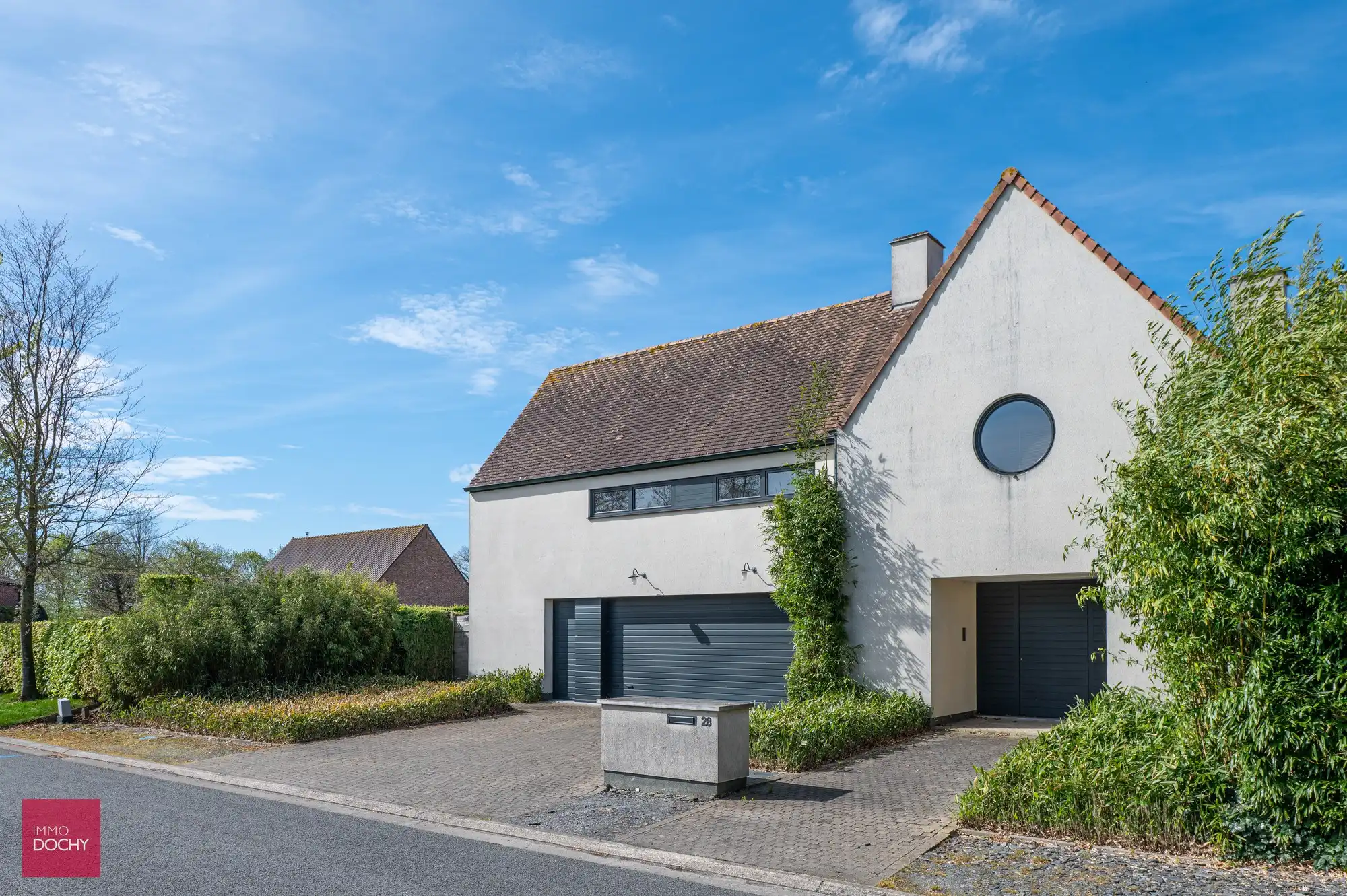 Rustig gelegen vernieuwde villa foto 2
