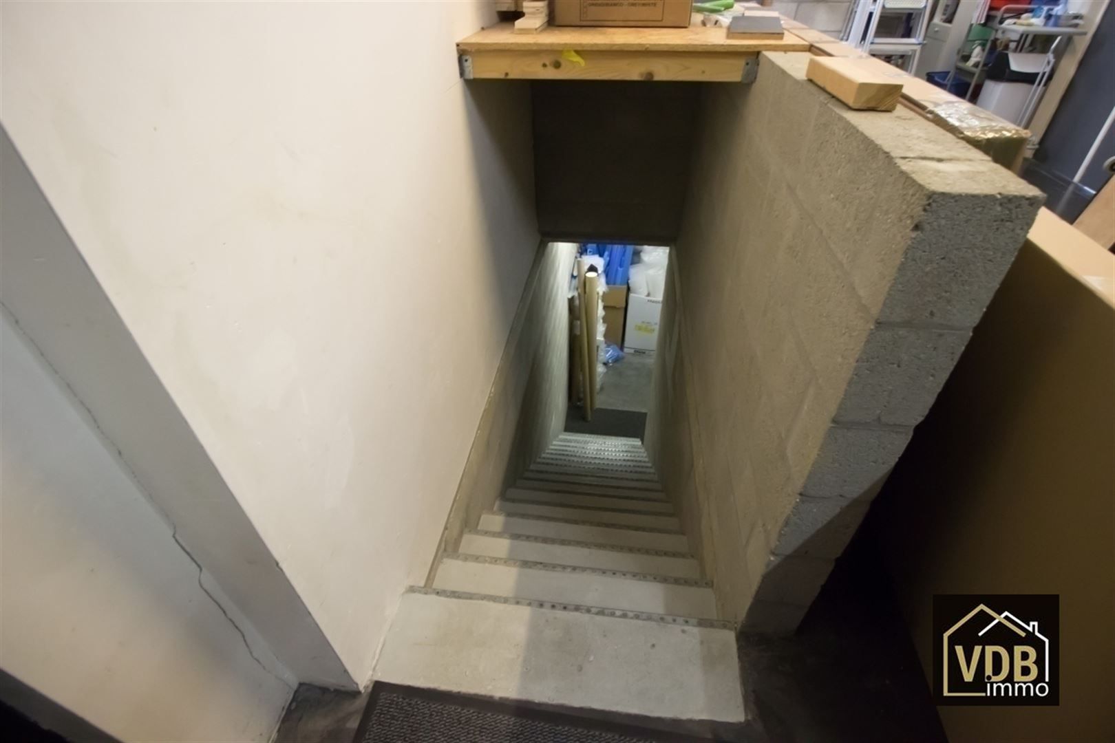 Commercieel gebouw op toplocatie geschikt voor vele doeleinden: kantoor, kleinhandel, groothandel... foto 27