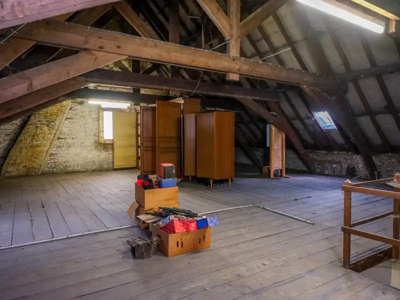 Izegem - Ruime pastorie met diepe tuin op landelijke ligging foto 25