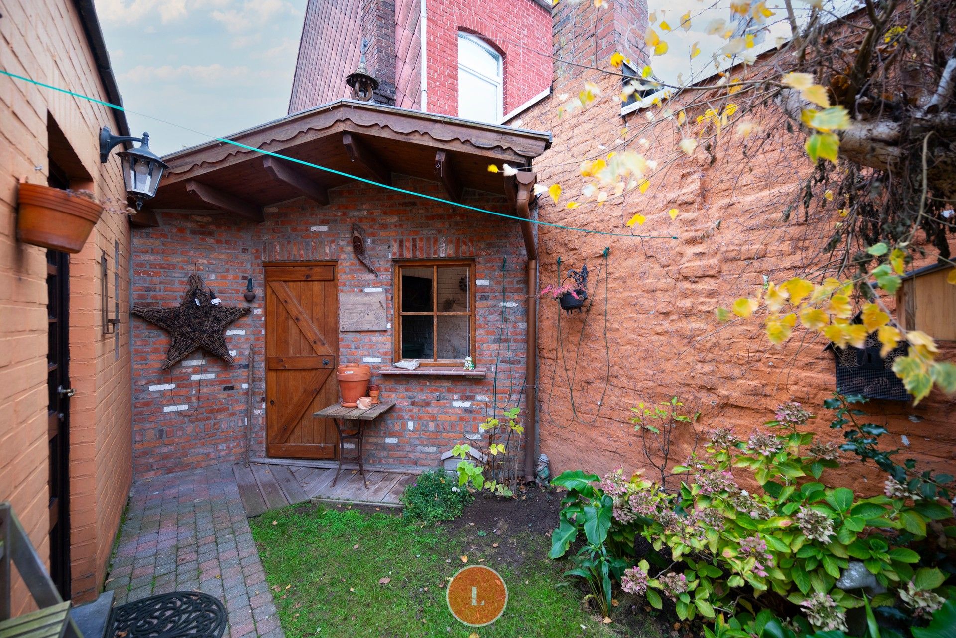 Ruime woning met meer dan 4 slaapkamers en garage foto 11