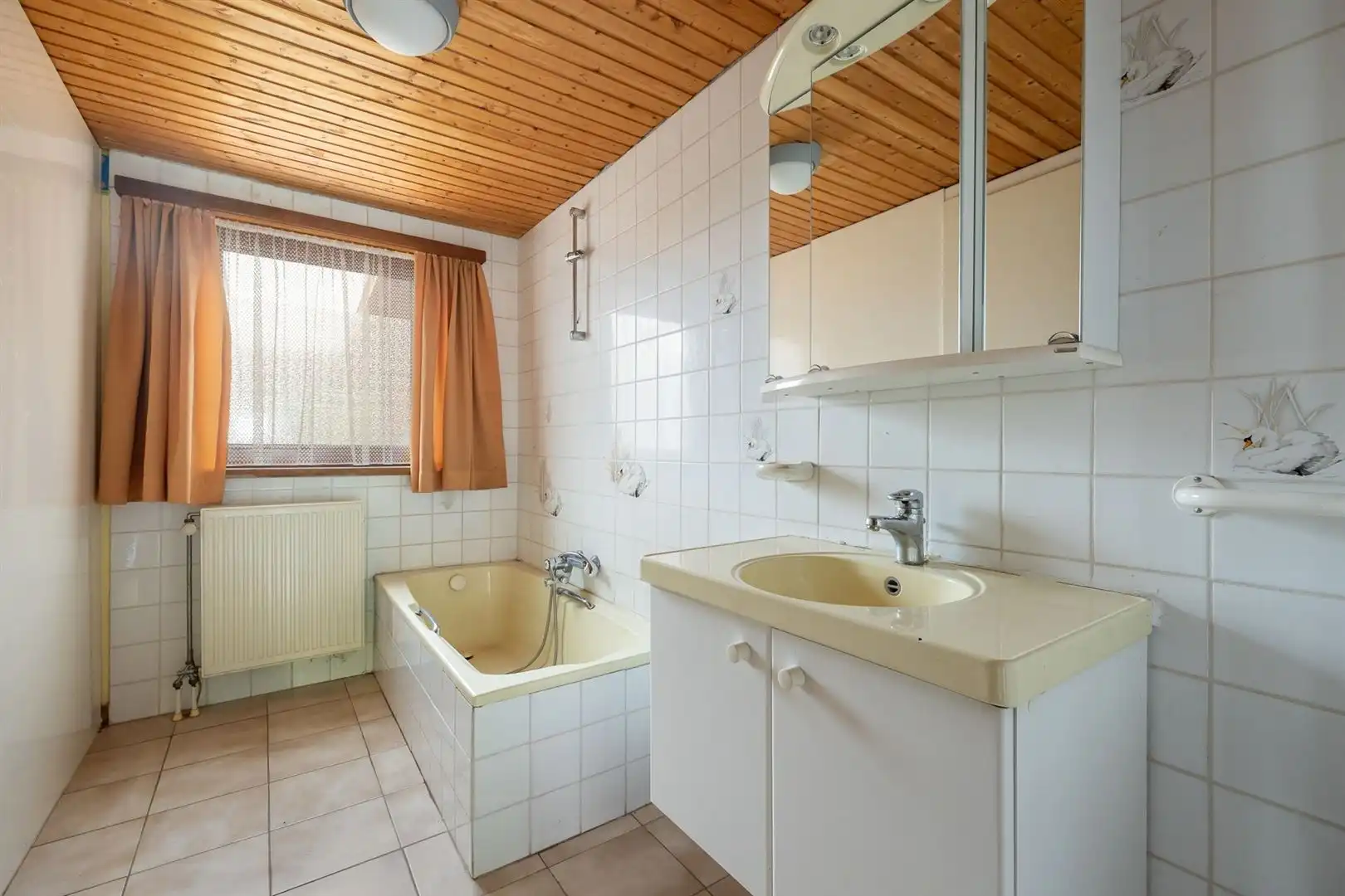 Karaktervolle half open villa met grote tuin 1.189m² in een rustige straat. foto 11