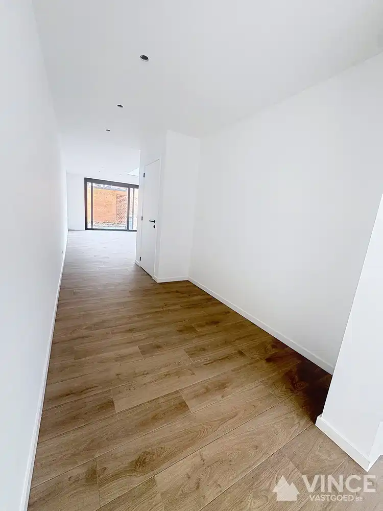Volledig gerenoveerde, energiezuinige woning met tuin. foto 9