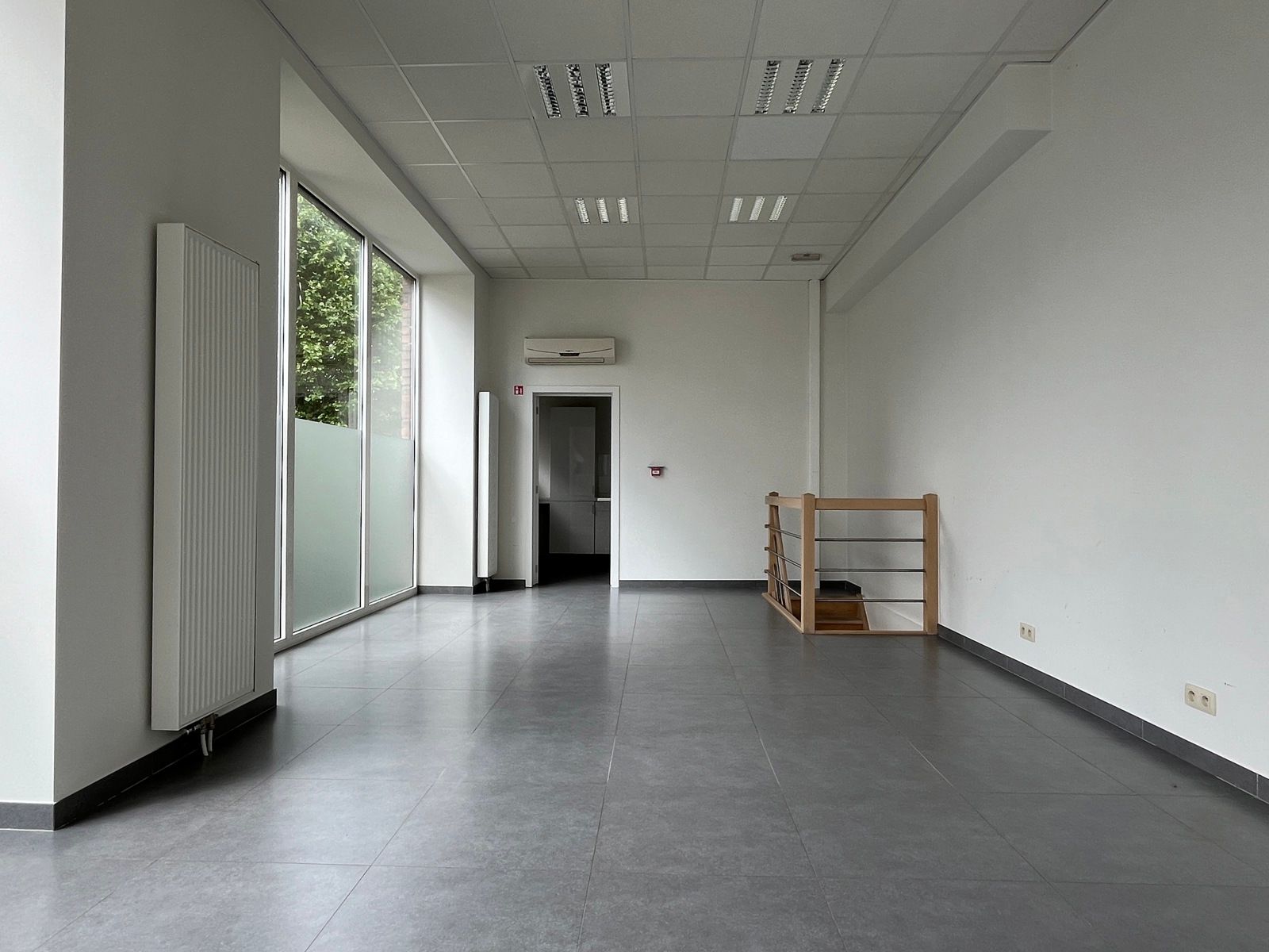 Recente handelsruimte in het centrum foto 7