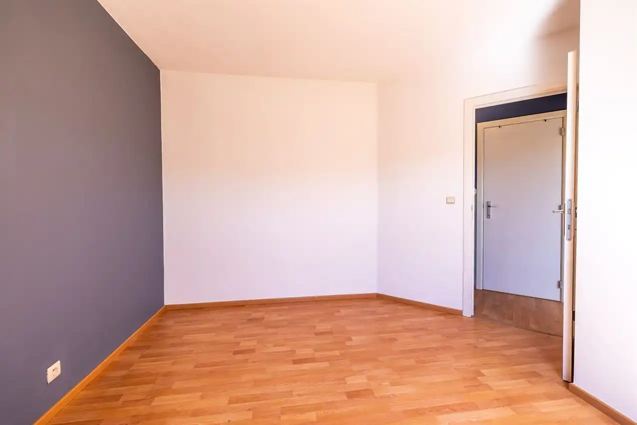 Duplex met twee slaapkamers en autostaanplaats op rustige locatie foto 14