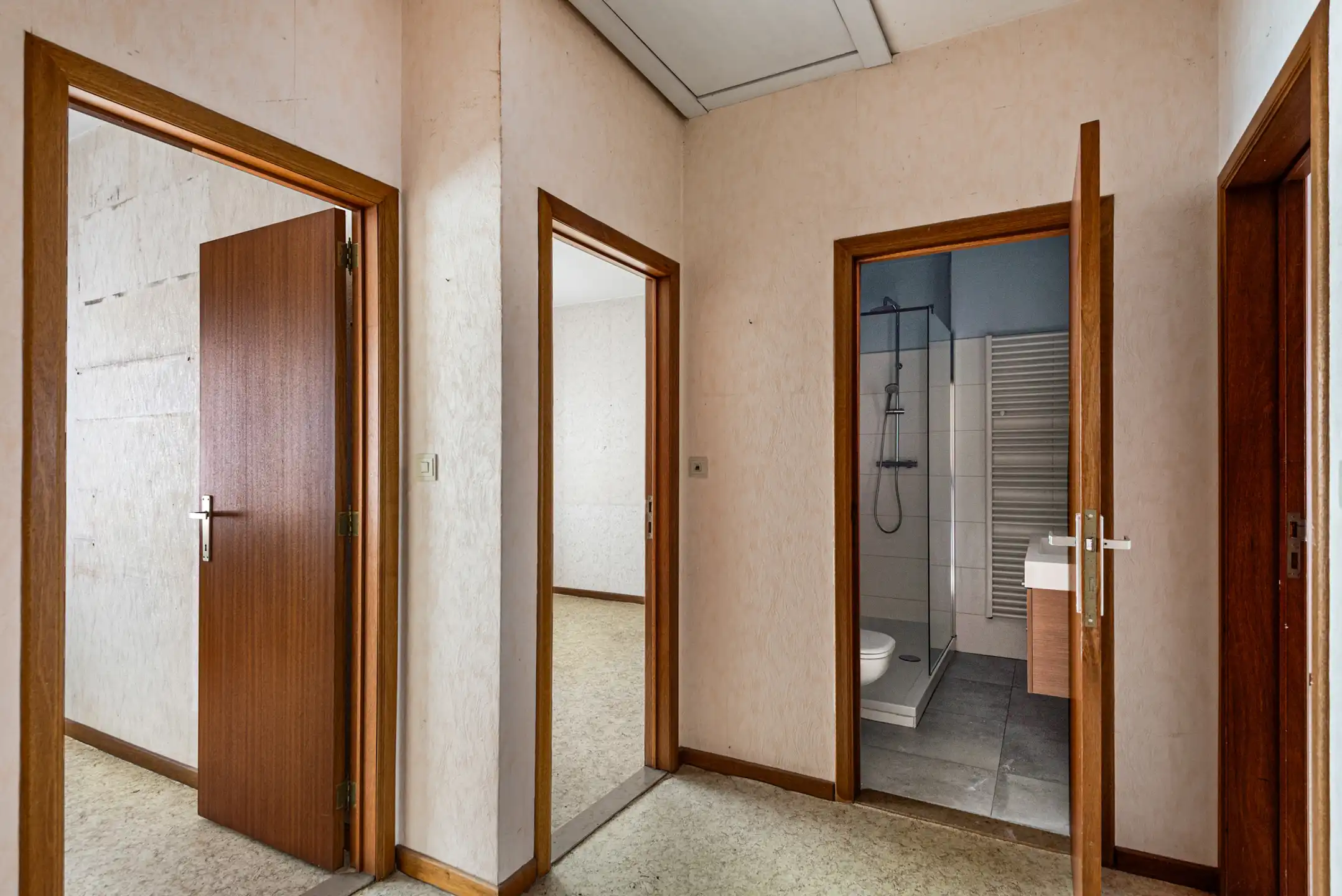 Ruime woning met garage en mooie tuin op fijne locatie foto 10