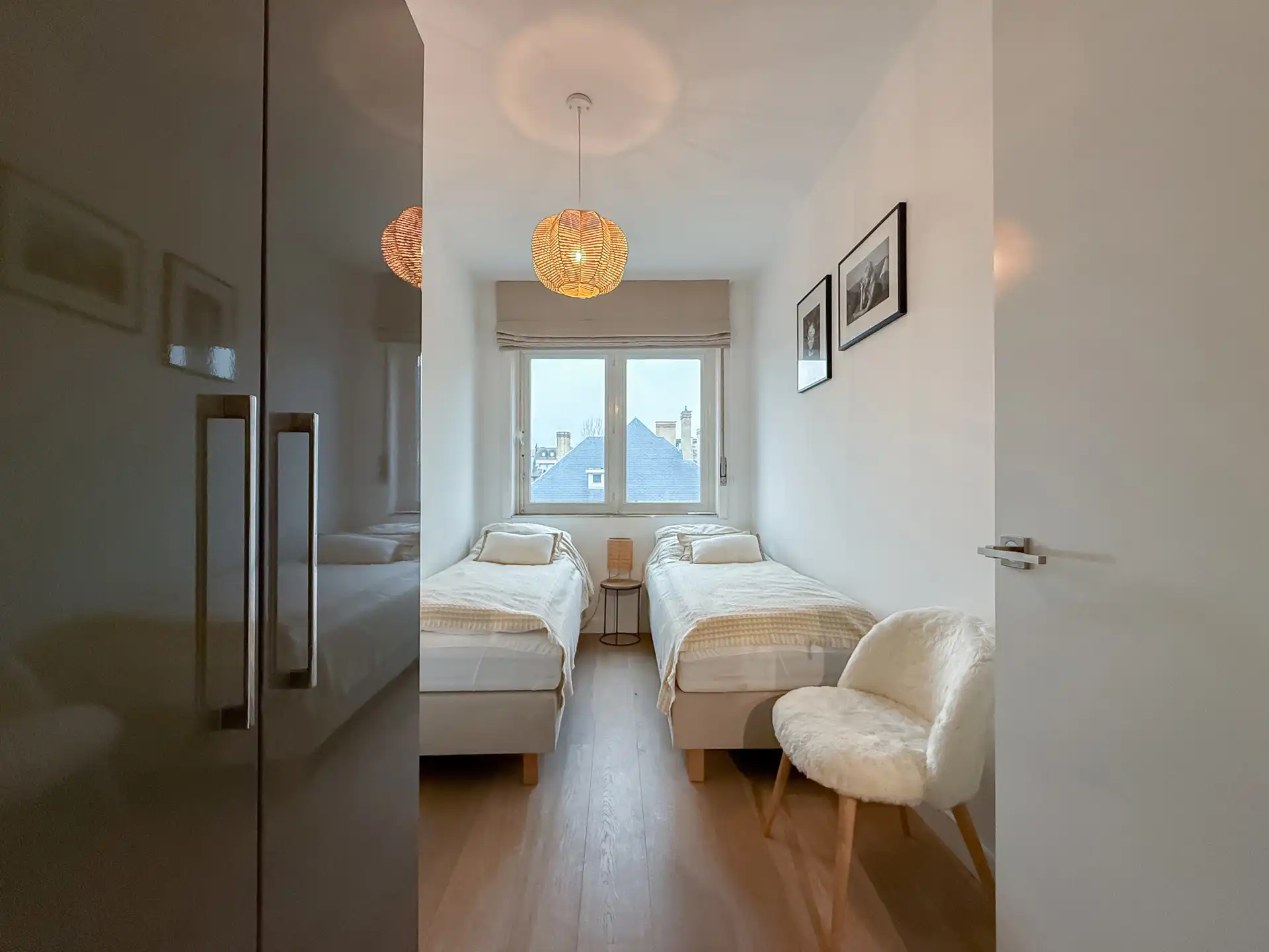 Zonnig appartement met open uitzicht op de Heilig Hartkerk foto 17