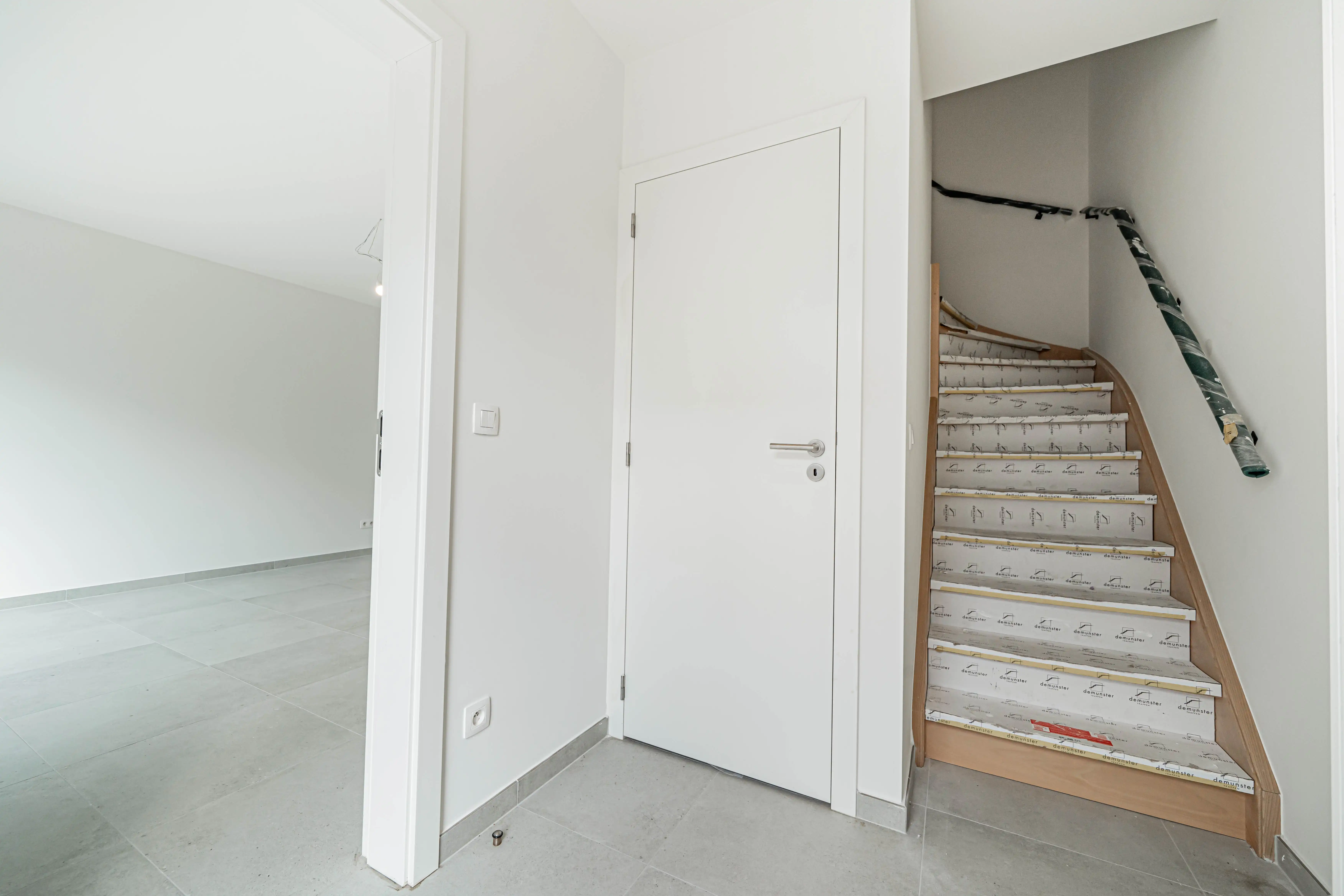 Nieuwbouwwoning met tuin en carport in Evergem foto 2