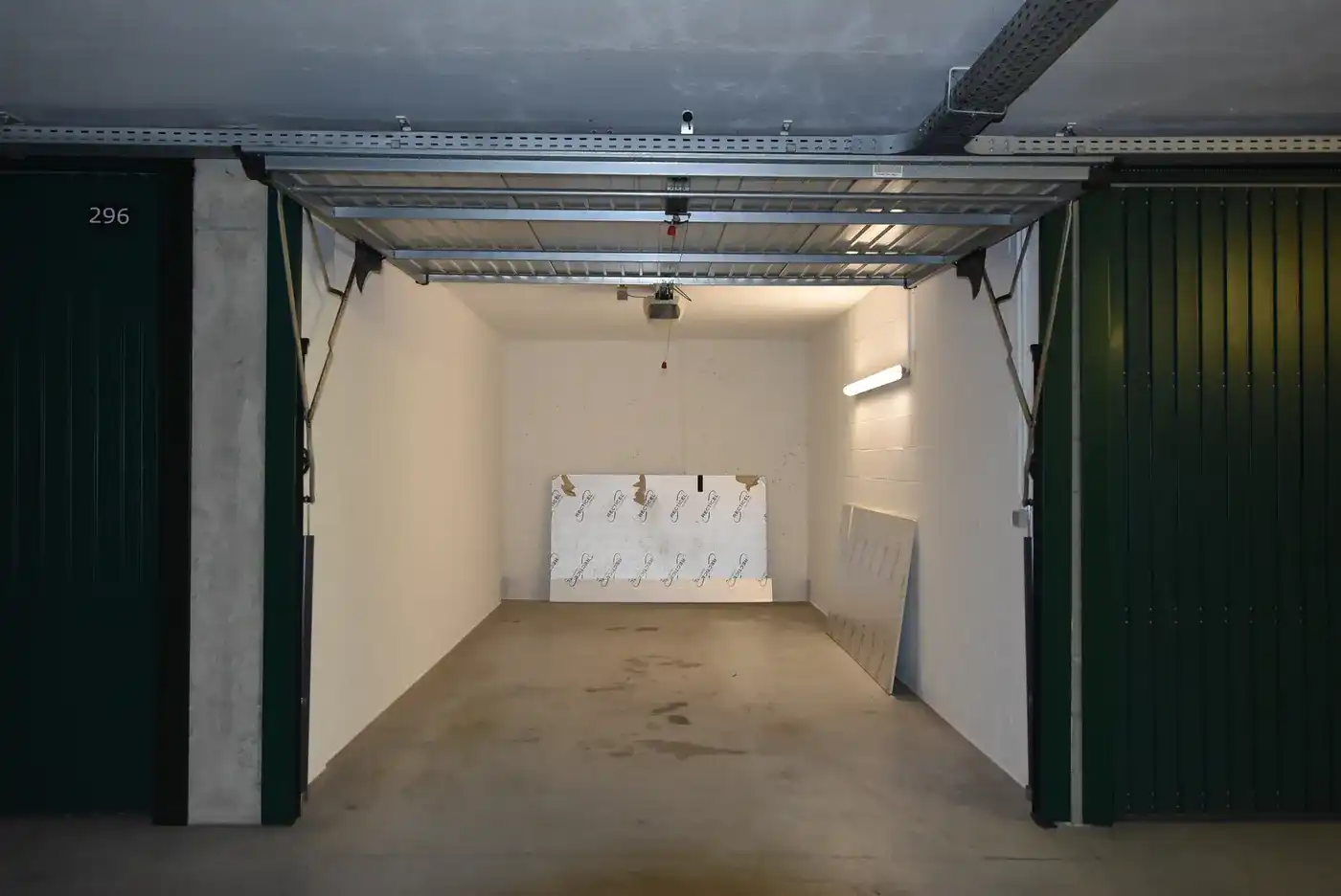 Gesloten garagebox, zeer goed gelegen, onder het Lichttorenplein  foto 3