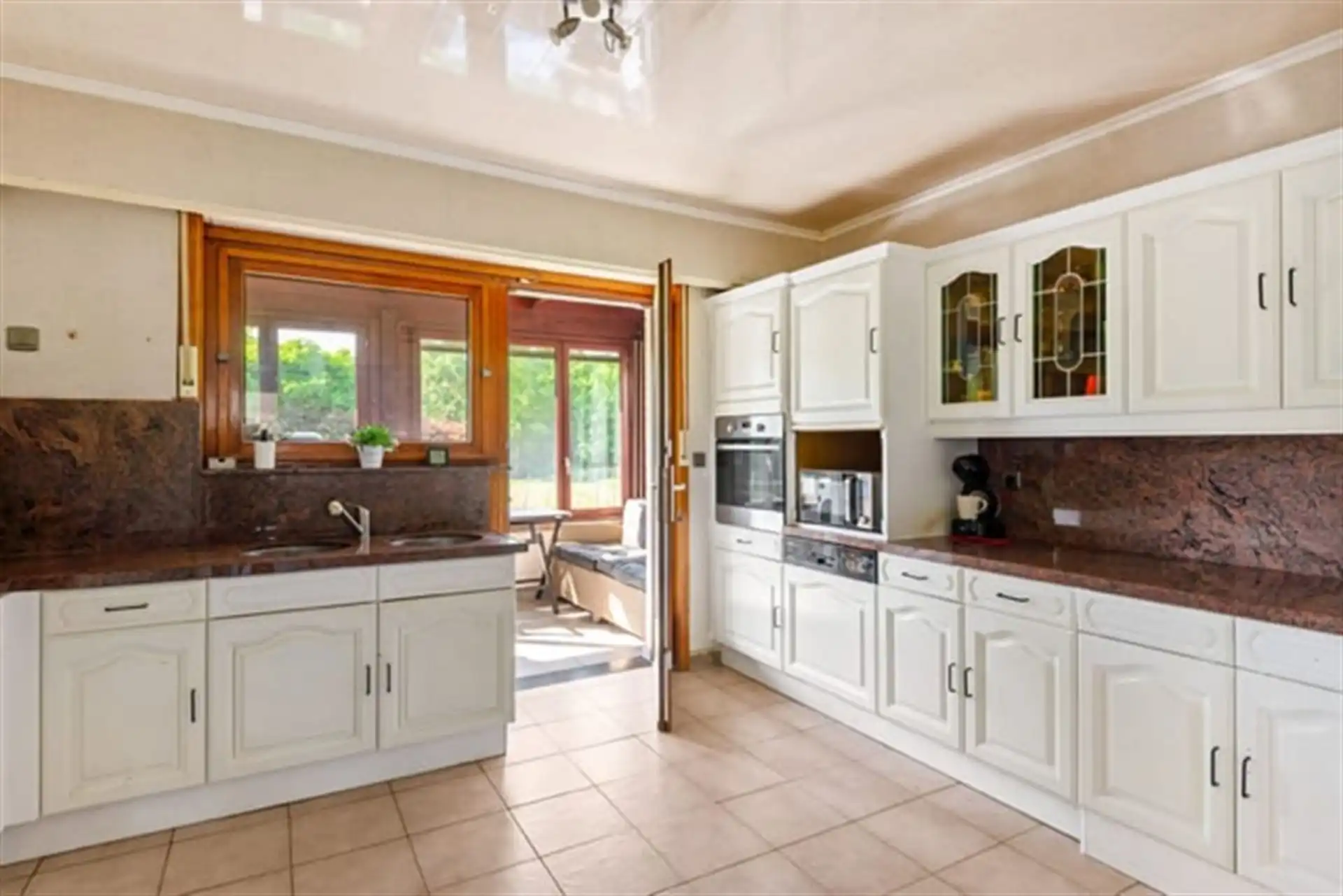 Centraal gelegen OB met ruime garage en tuin! foto 7