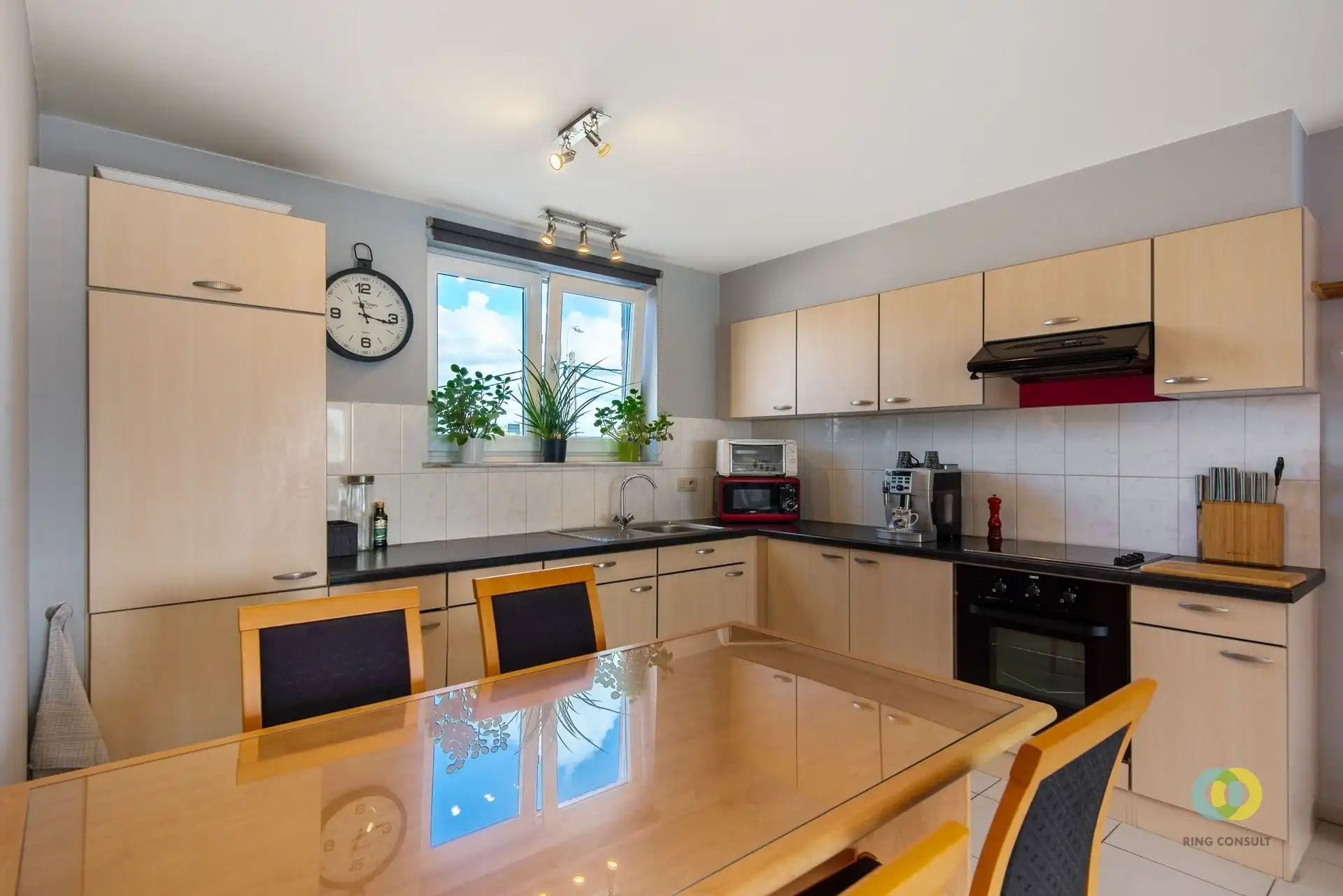 Ruim duplexappartement 4 slaapkamers foto 5