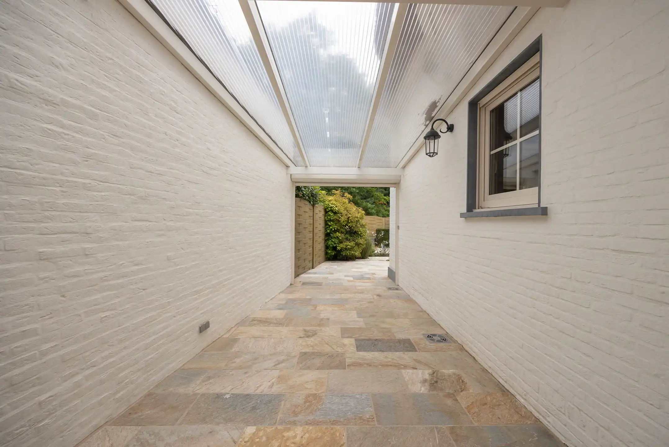 Charmante rietgedekte HOB met garage foto 17