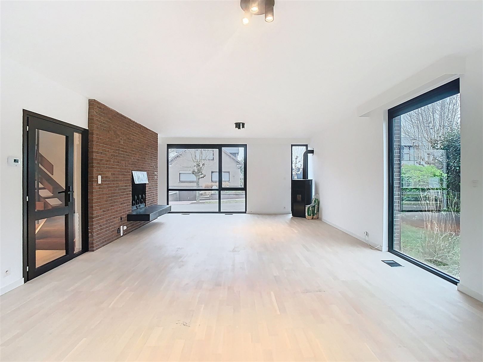 Villa in residentiële wijk met 4 slpks! foto 5