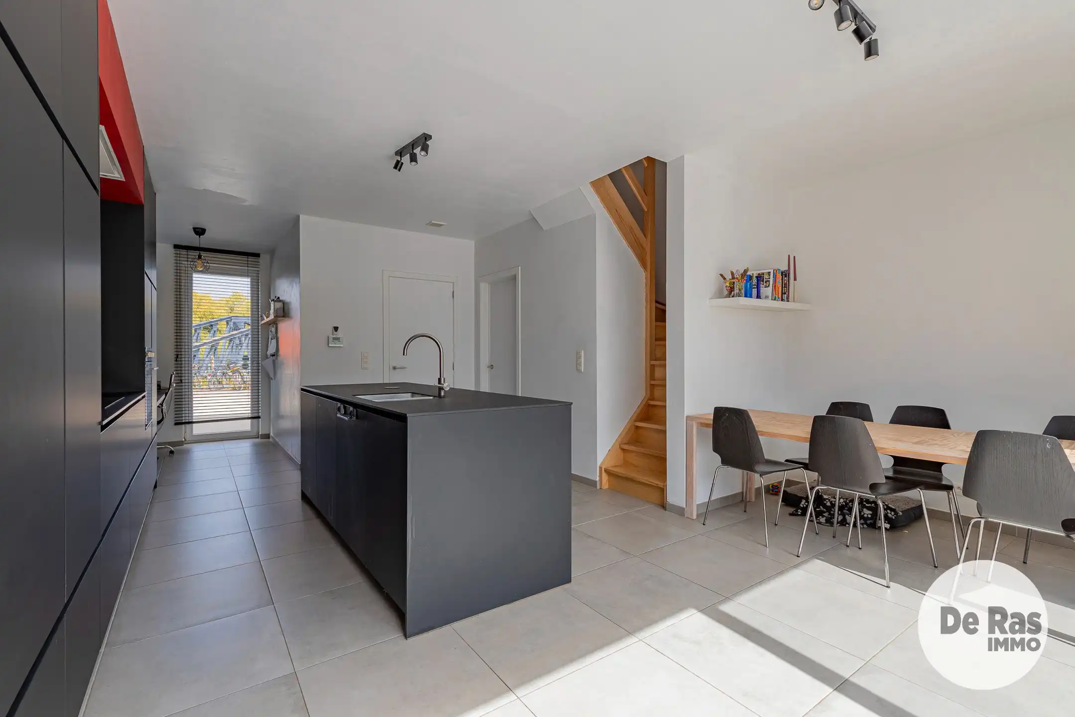 GENT - Recente woning met 3 slpks, berging en staanplaats foto 6