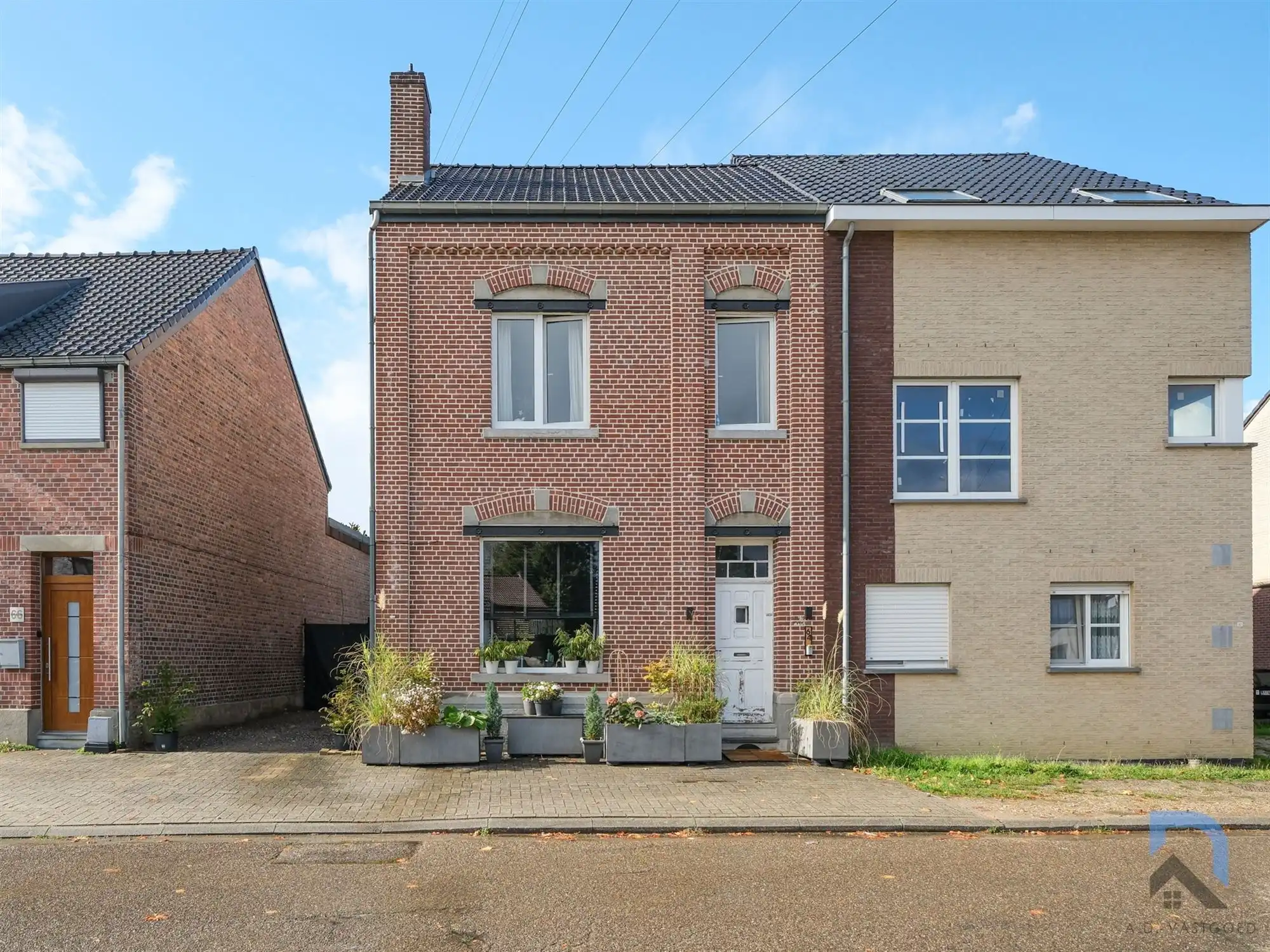 Woning op toplocatie met grote tuin foto 25