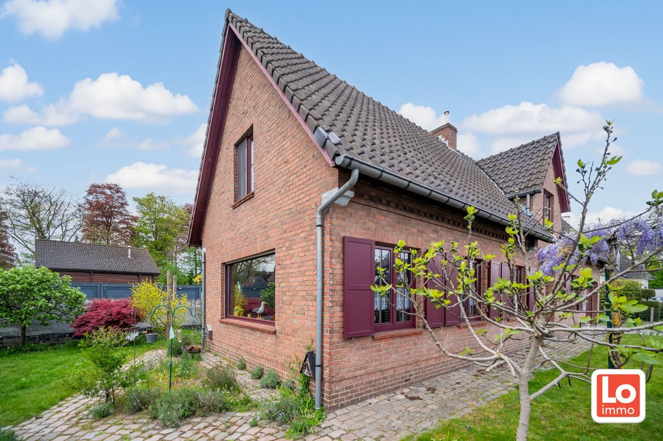 Degelijke alleenstaande woning met inpandige garage gelegen op een strategische locatie vlakbij Beervelde Dorp en het Park van Beervelde! foto 16