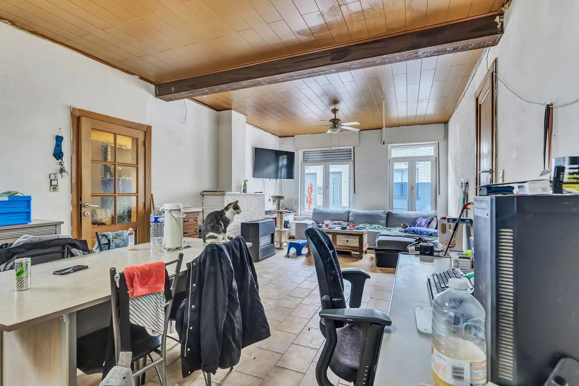 Te renoveren woning met 3 slaapkamers en garage foto 4
