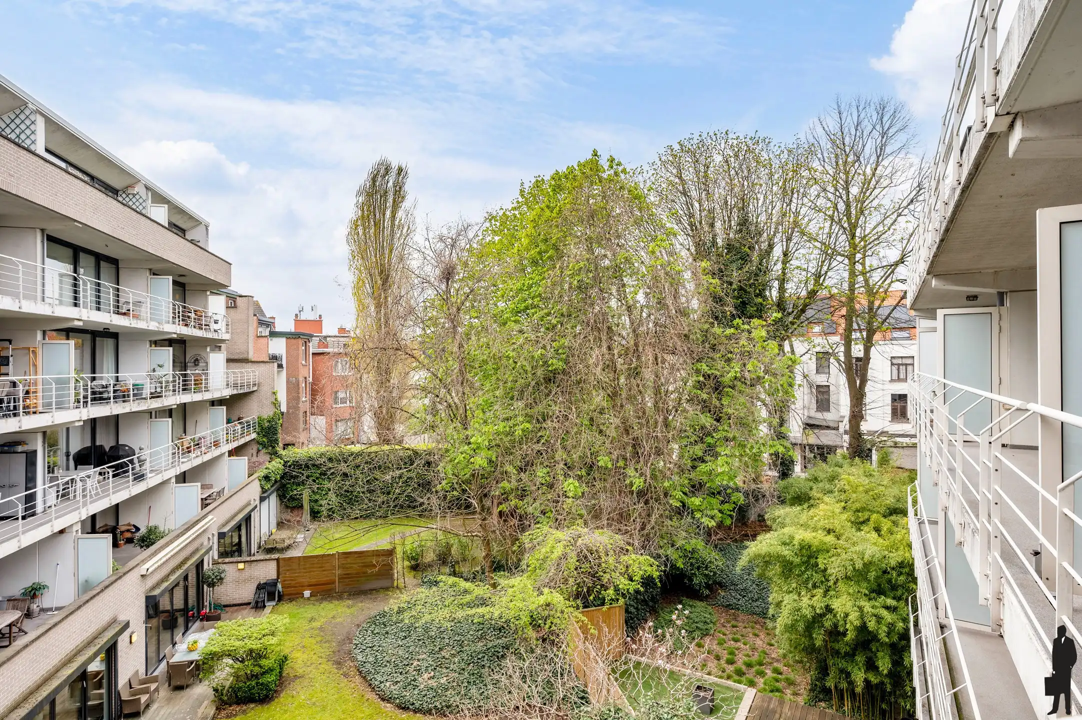 Lichtrijk duplex appartement met uitzonderlijk brede gevel foto 8