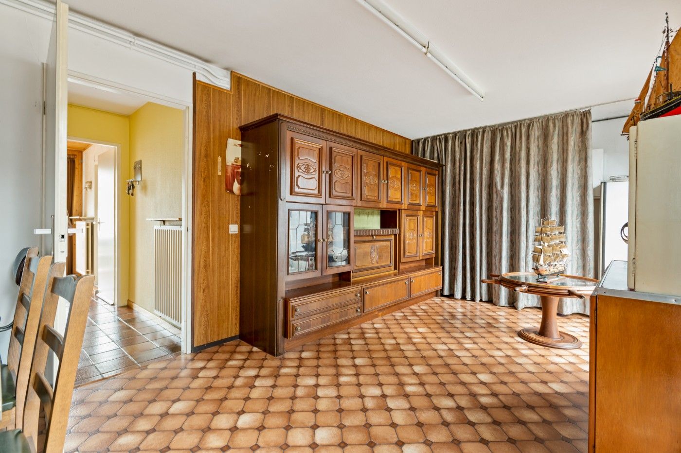 Op te frissen woning met 4 à 5 slpk., inpandige garage en zuidwest-tuin foto 23