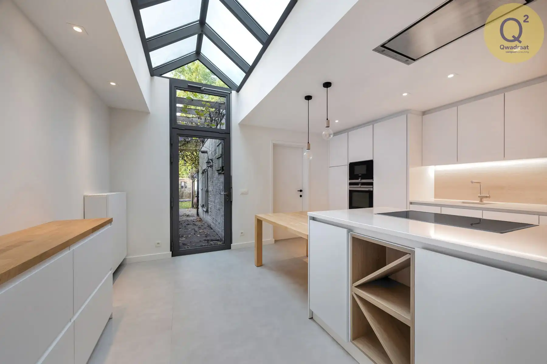 Gerenoveerde instapklare woning met grote tuin foto 7
