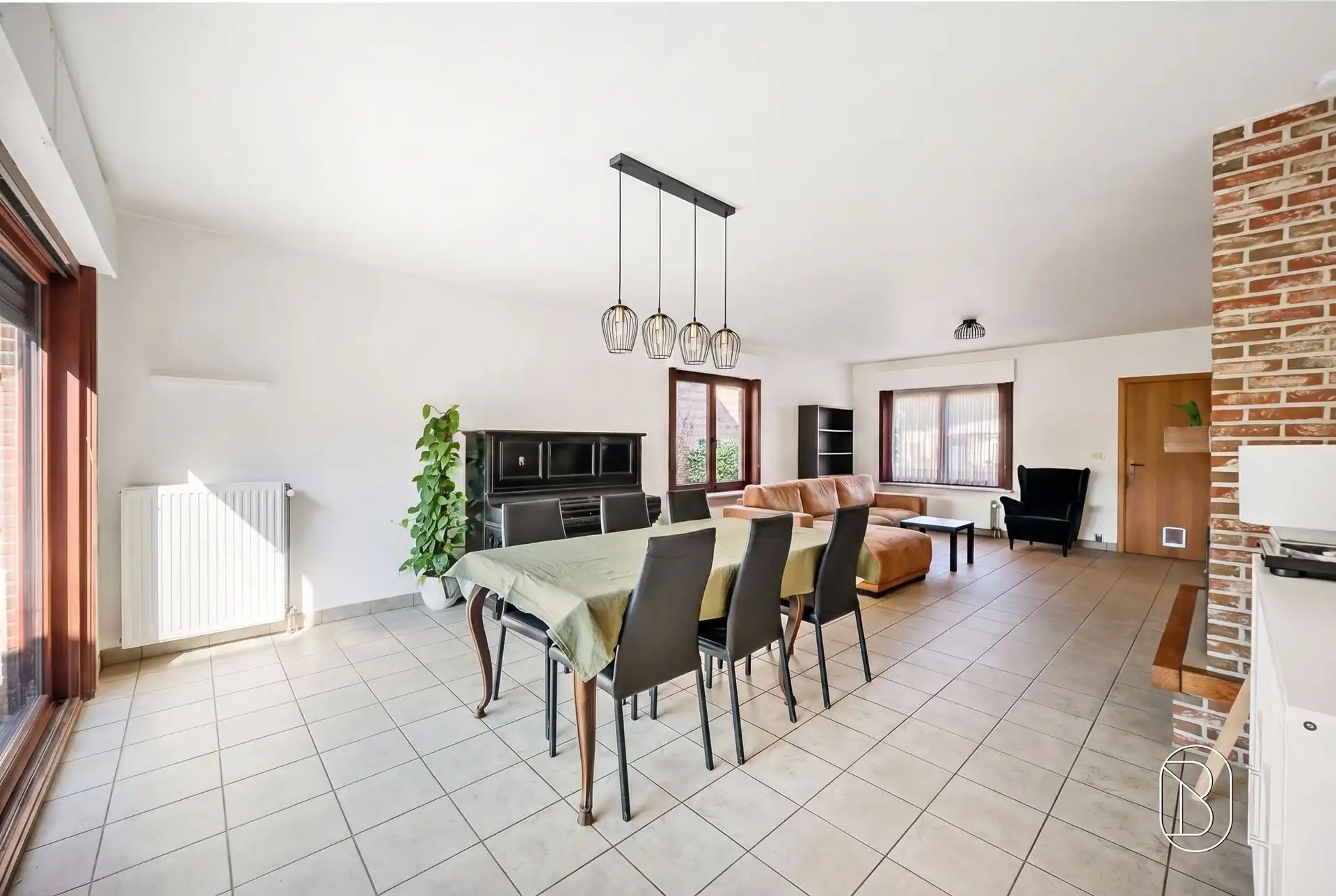 Instapklare woning met grote aangename tuin.  foto 4