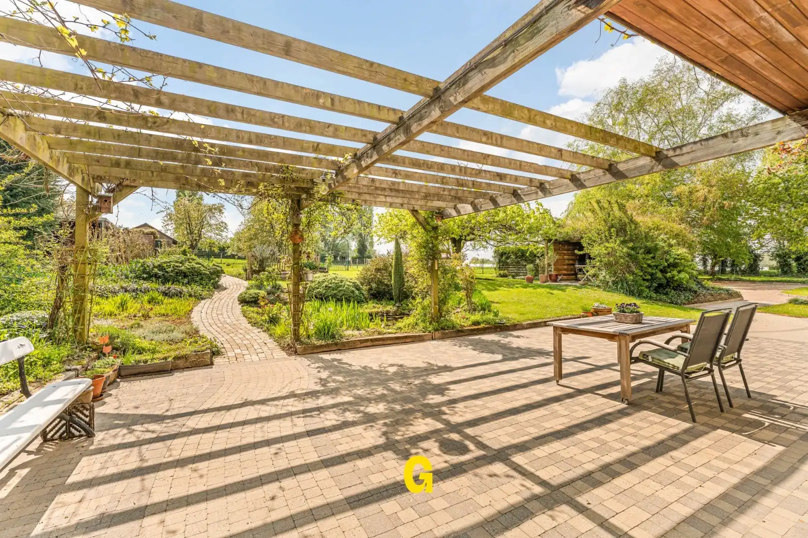 Uitstekend heropgebouwde karakterwoning op 50 are, in een gegeerde rustige omgeving met zicht op de omliggende velden. foto 22