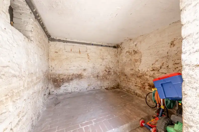 Grondig te renoveren woning op ruim perceel van 1384 m²  TE KOOP in Wielsbeke!⭐ foto 17