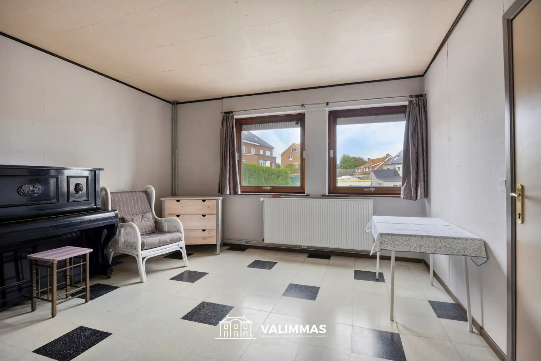 Zeer ruime vrijstaande woning met tuin, garage & bijgebouwen foto 7