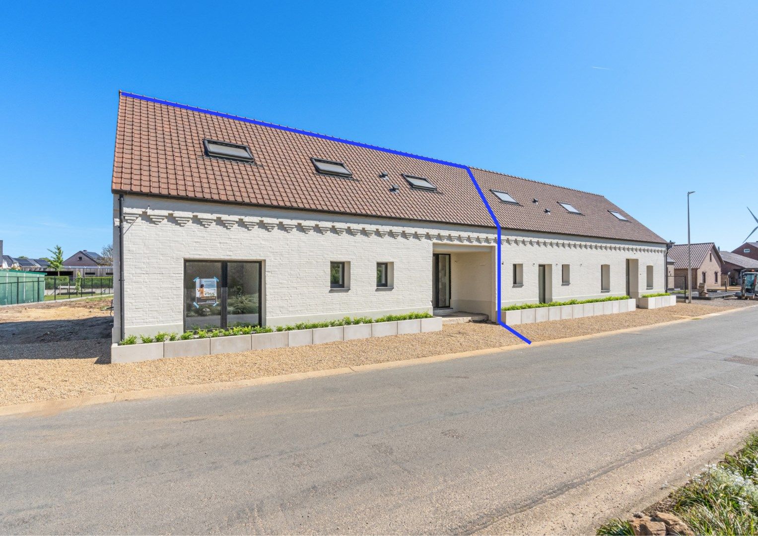 Exclusieve halfvrijstaande woning te koop na transformatie van bestaande hoeve naar 2 casco+ BEN-woningen!  foto 3