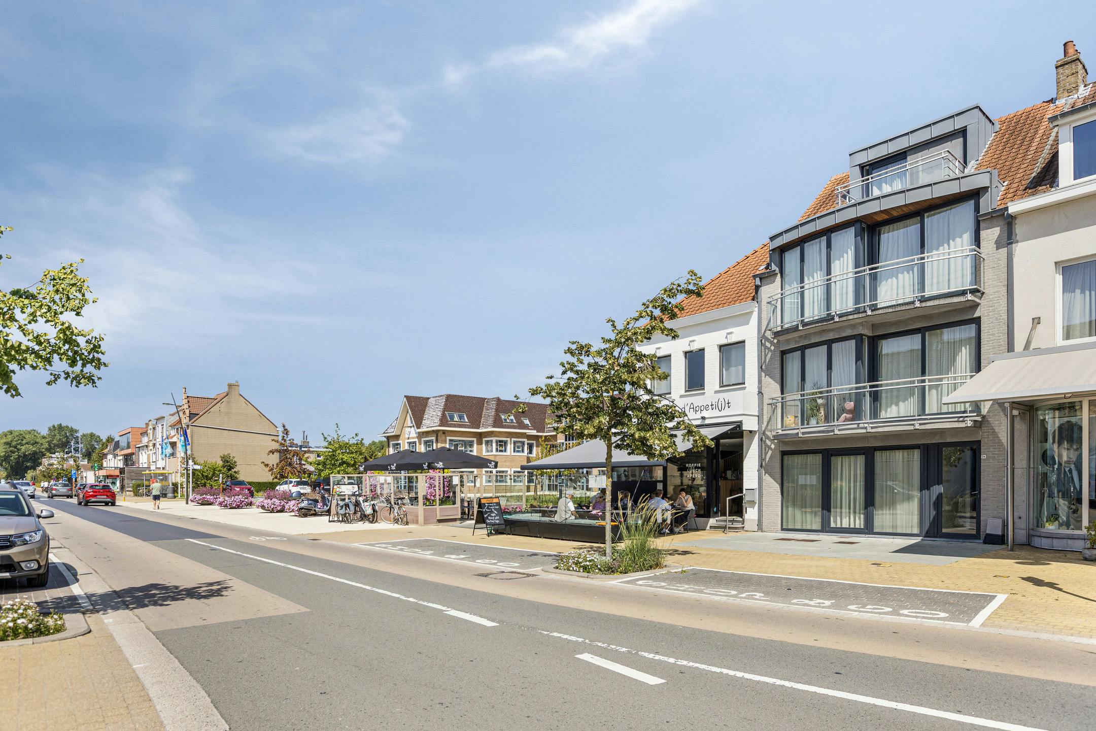 Instapklaar appartement met terras en ruime garage in Koksijde foto 12