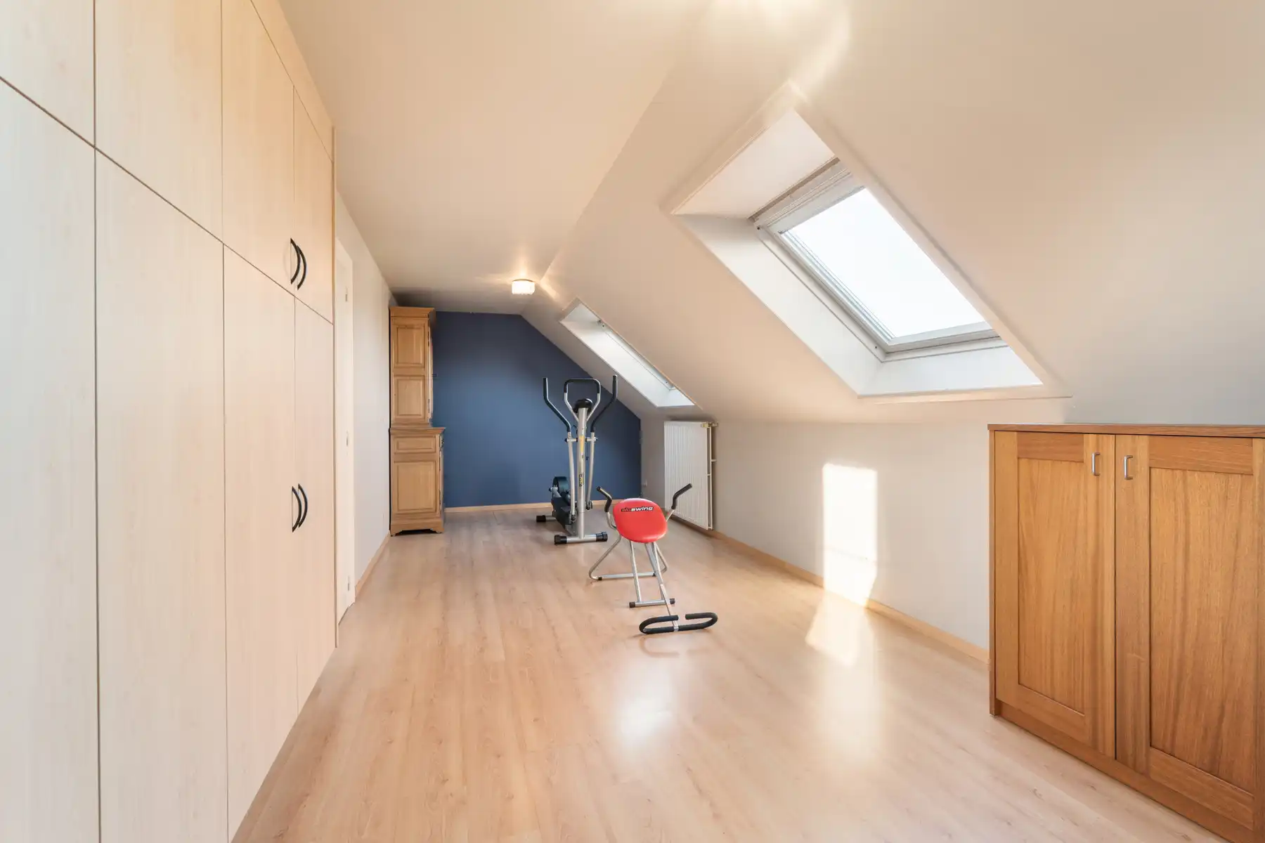 Verzorgde woning met ruim bijgebouw op perceel van 1.369 m² foto 16