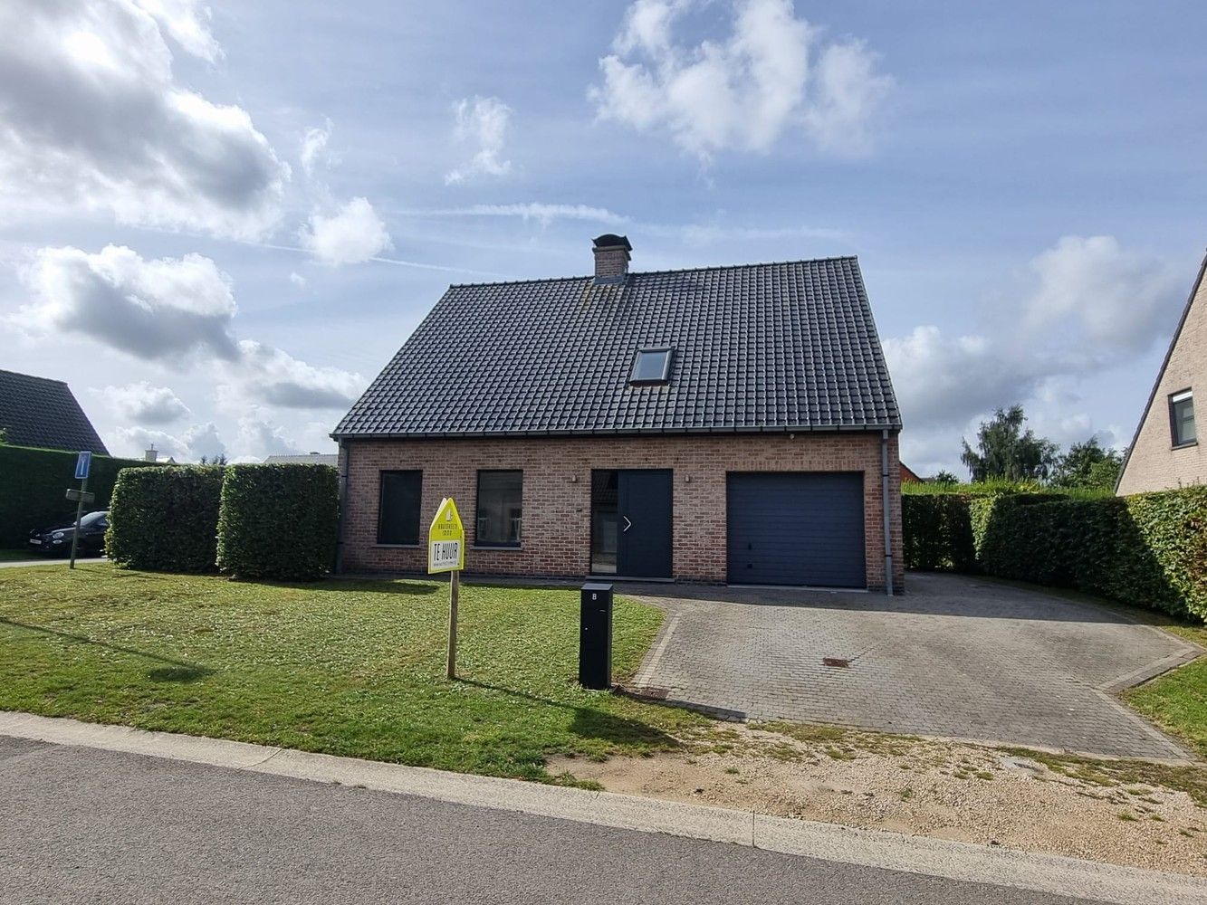 Ruime villa met 4 slaapkamers te huur! foto 2