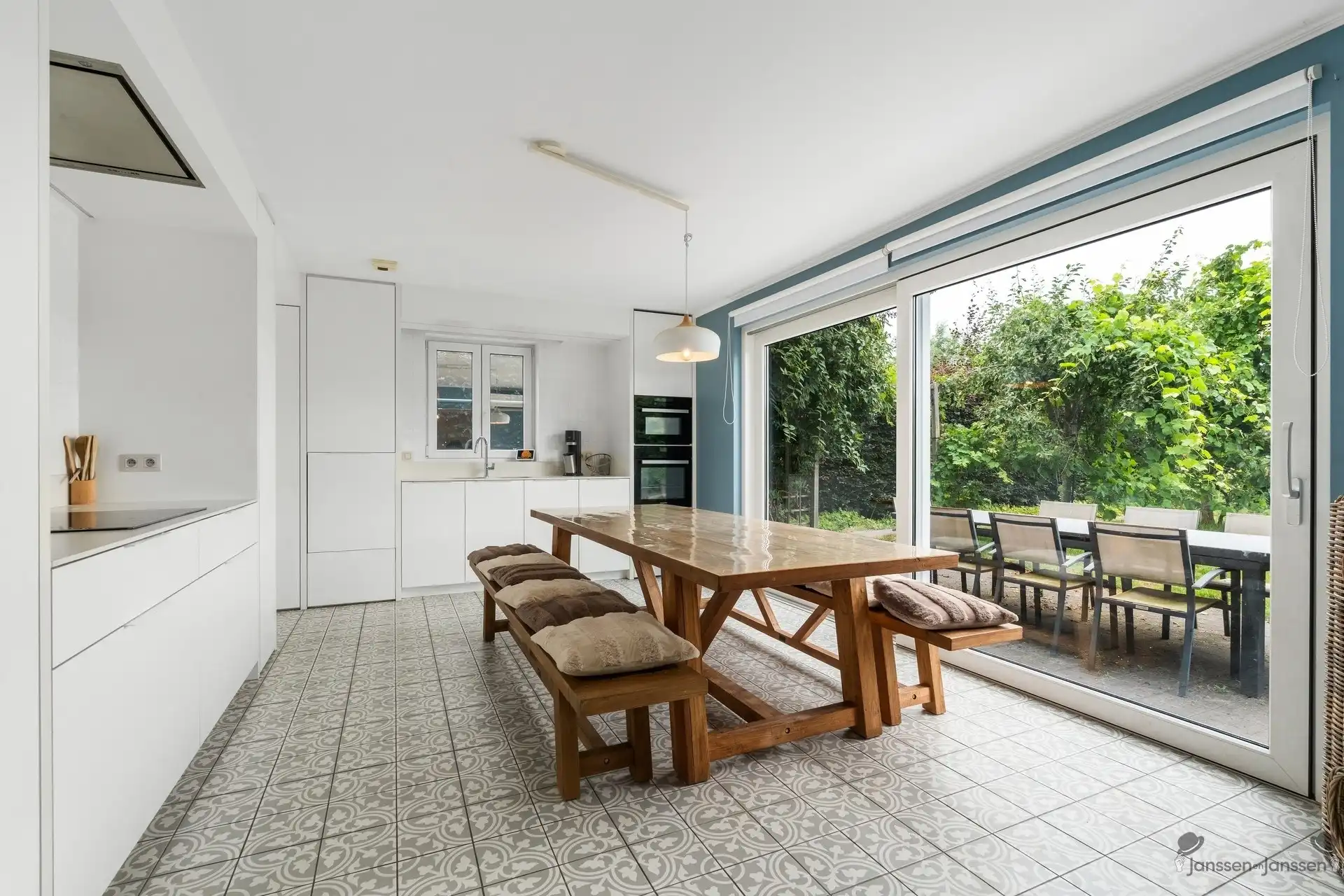 Moderne gezinswoning op een perceel van 6.940 m² met paardenaccommodatie foto 8