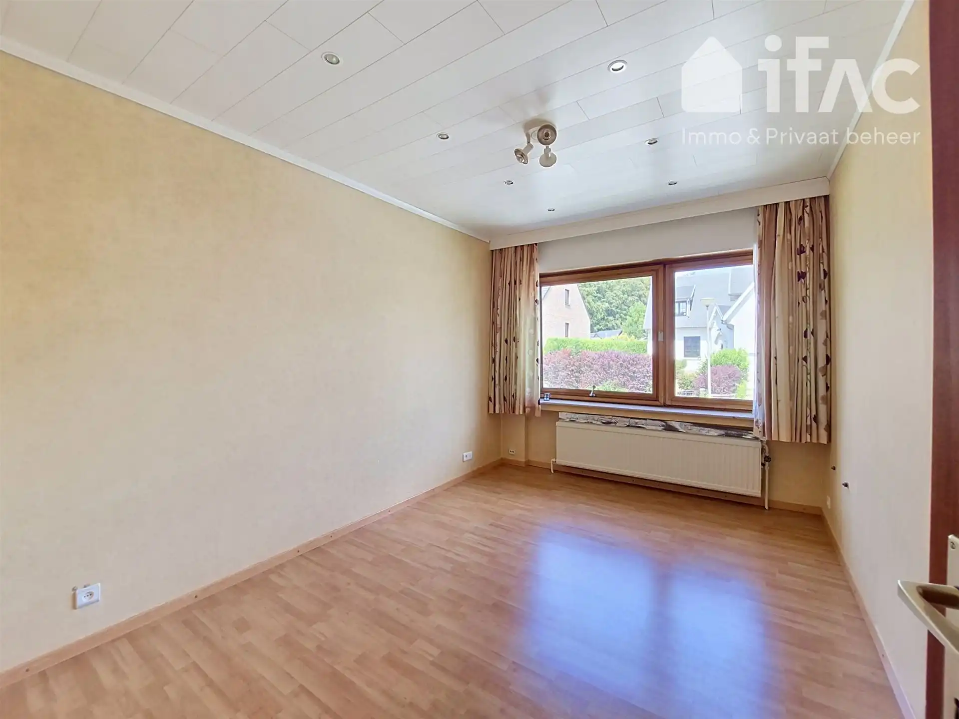 Bungalow op 5,04are, rustig naast het centrum en park  foto 12