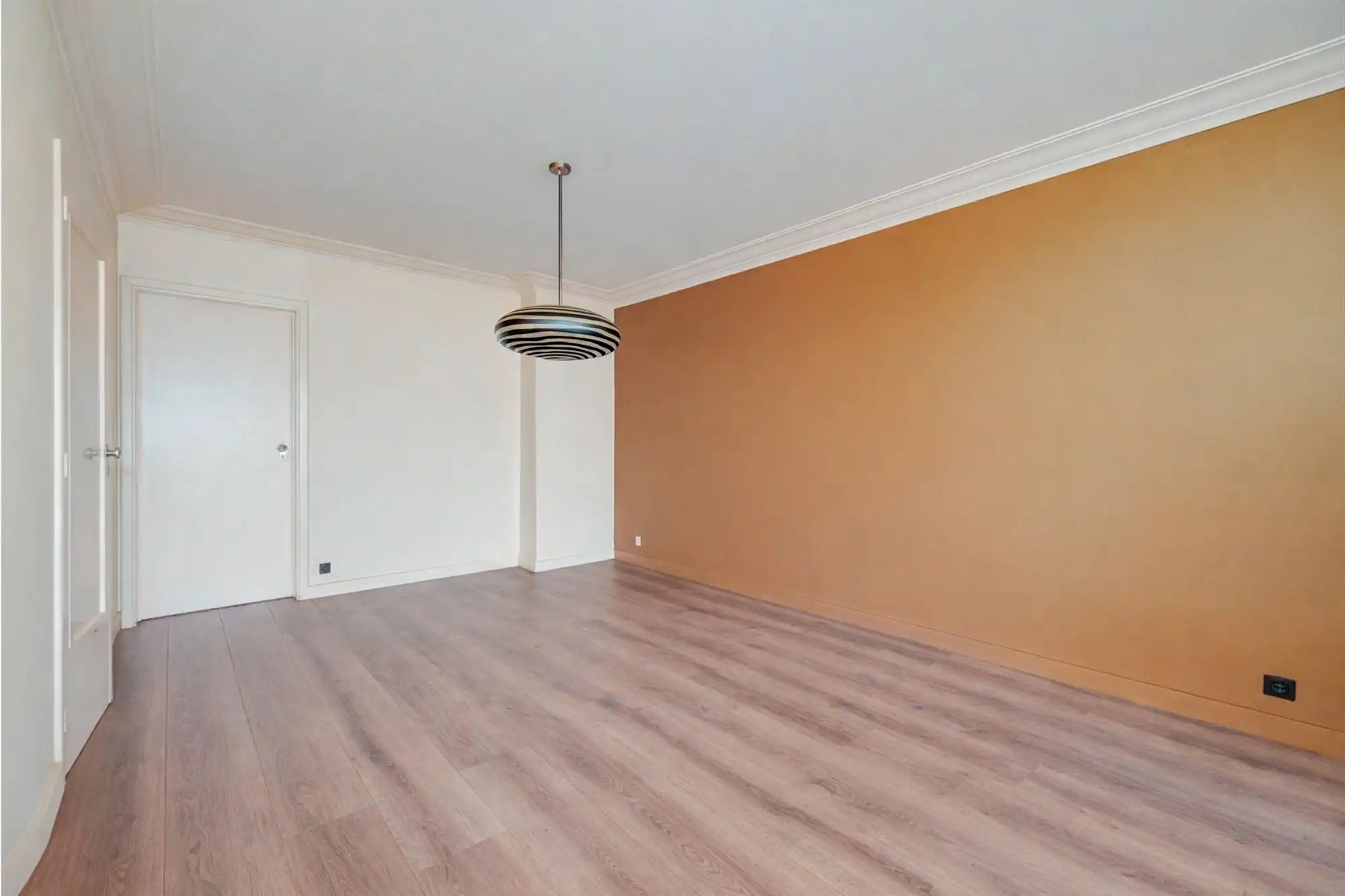 Ruim 2 Slaapkamer Appartement te Merksem foto 6