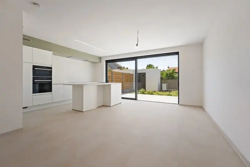 Nieuwbouwwoning met 3 slaapkamers en E-peil 10 te Veurne  foto 3