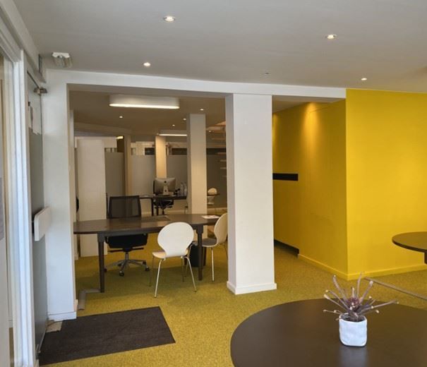 INSTAPKLAAR KANTOOR NABIJ GROTE MARKT foto 3