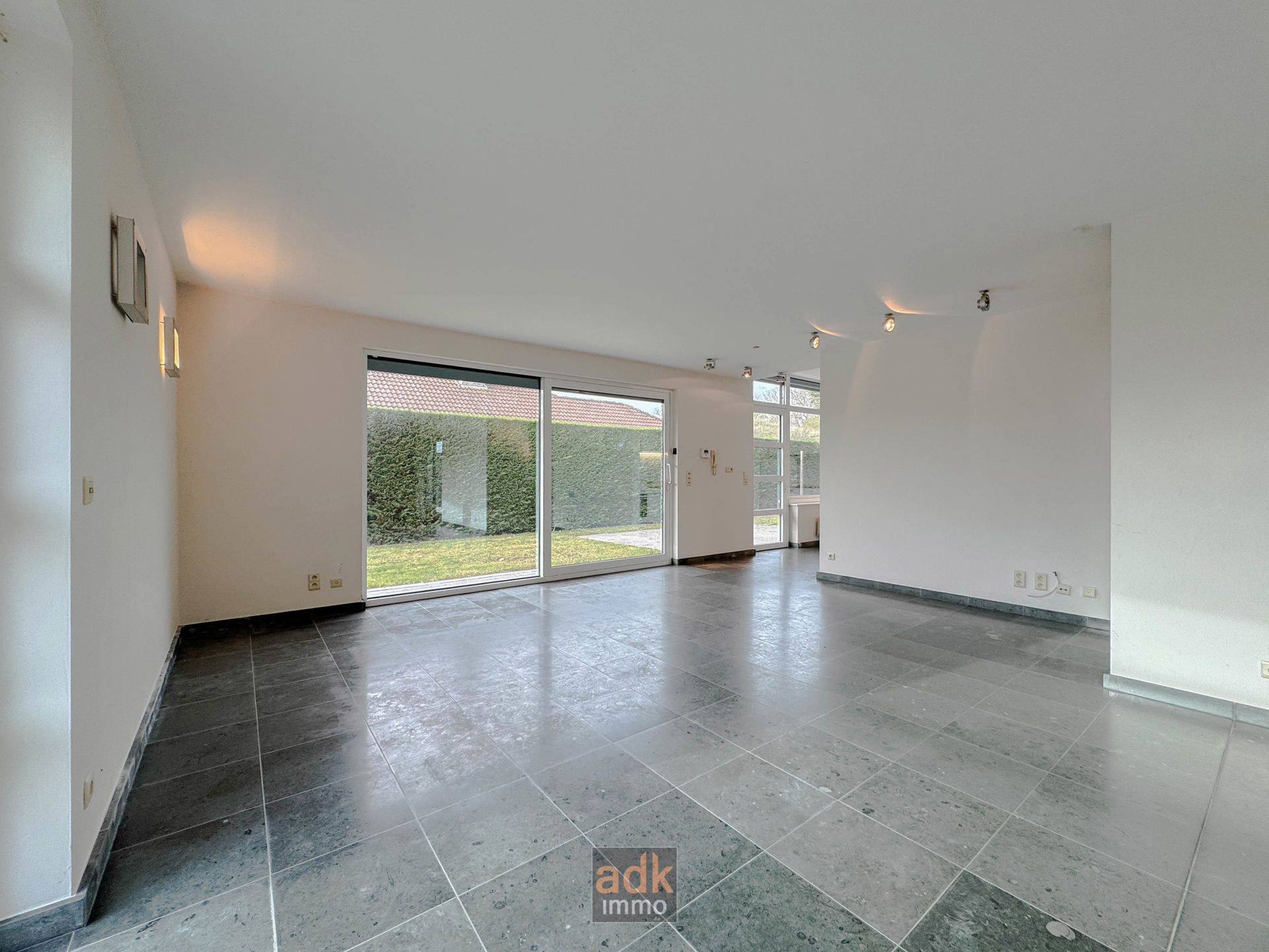 Lichtrijke villa aan de duinen op 908 m² foto 12