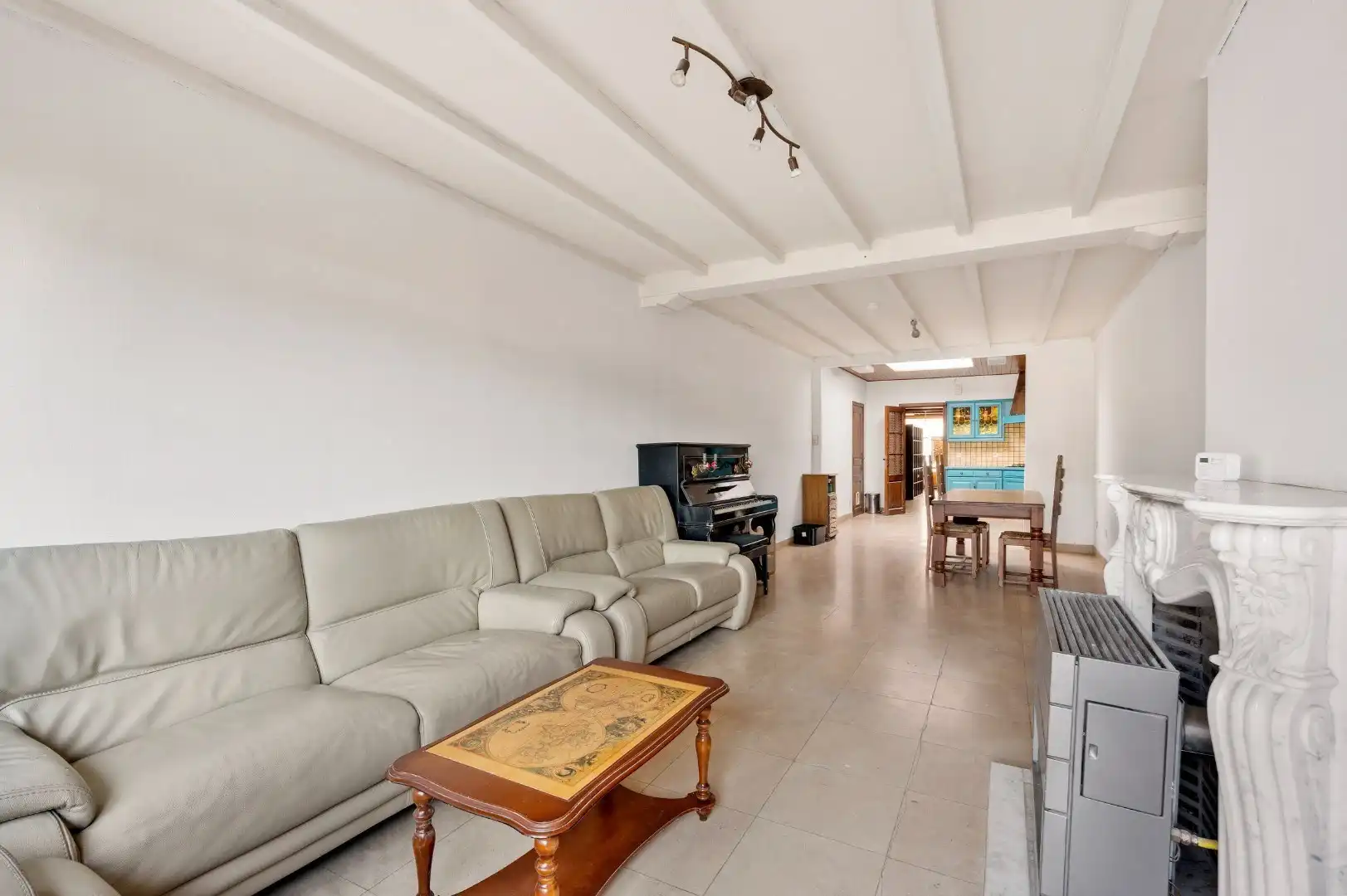 Ruime woning met 4 slaapkamers op 560 m² te Wervik foto 3