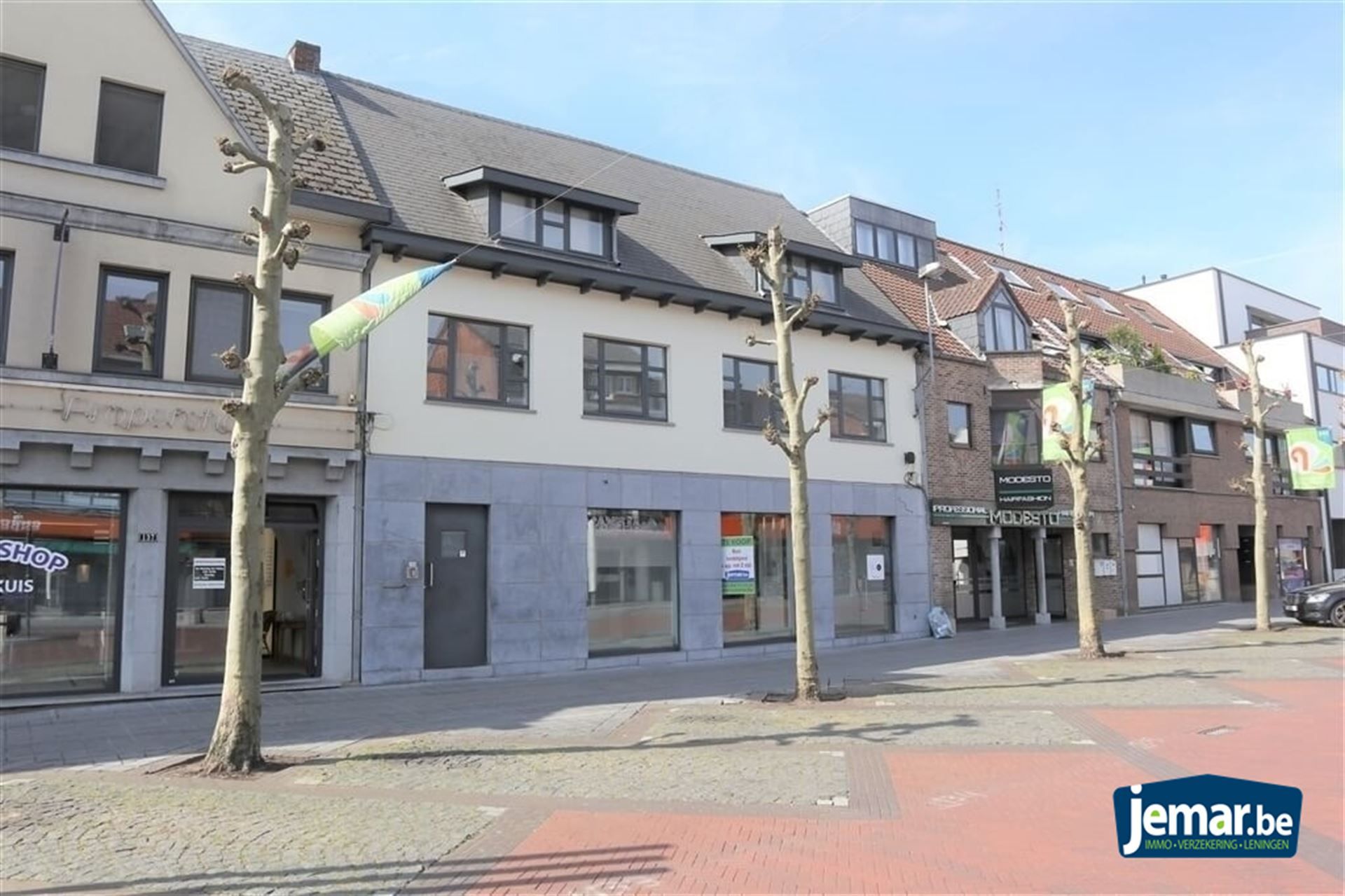 AANDELENOVERDRACHT: Handelspand met appartement foto 23