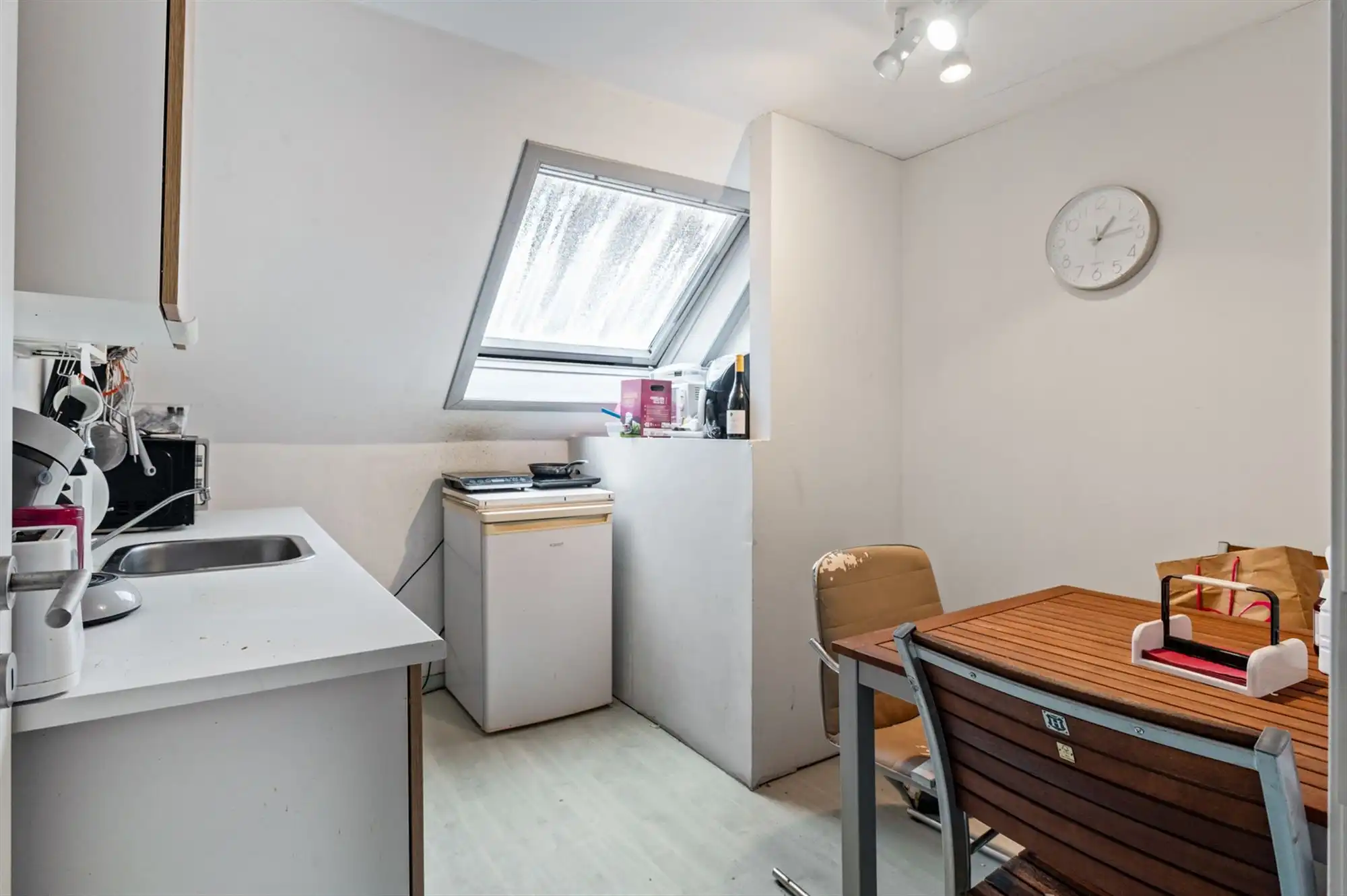 Opbrengsteigendom in handelshart van Merksem aan het plein! foto 15