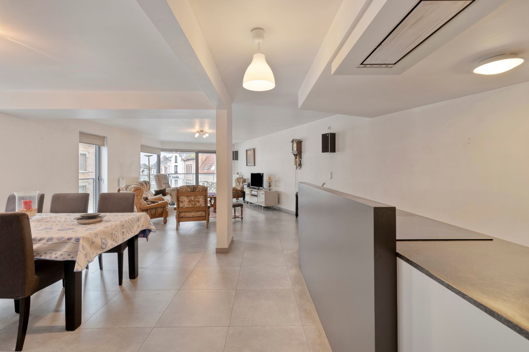 Instapklaar appartement met twee slaapkamer in het centrum! foto 2