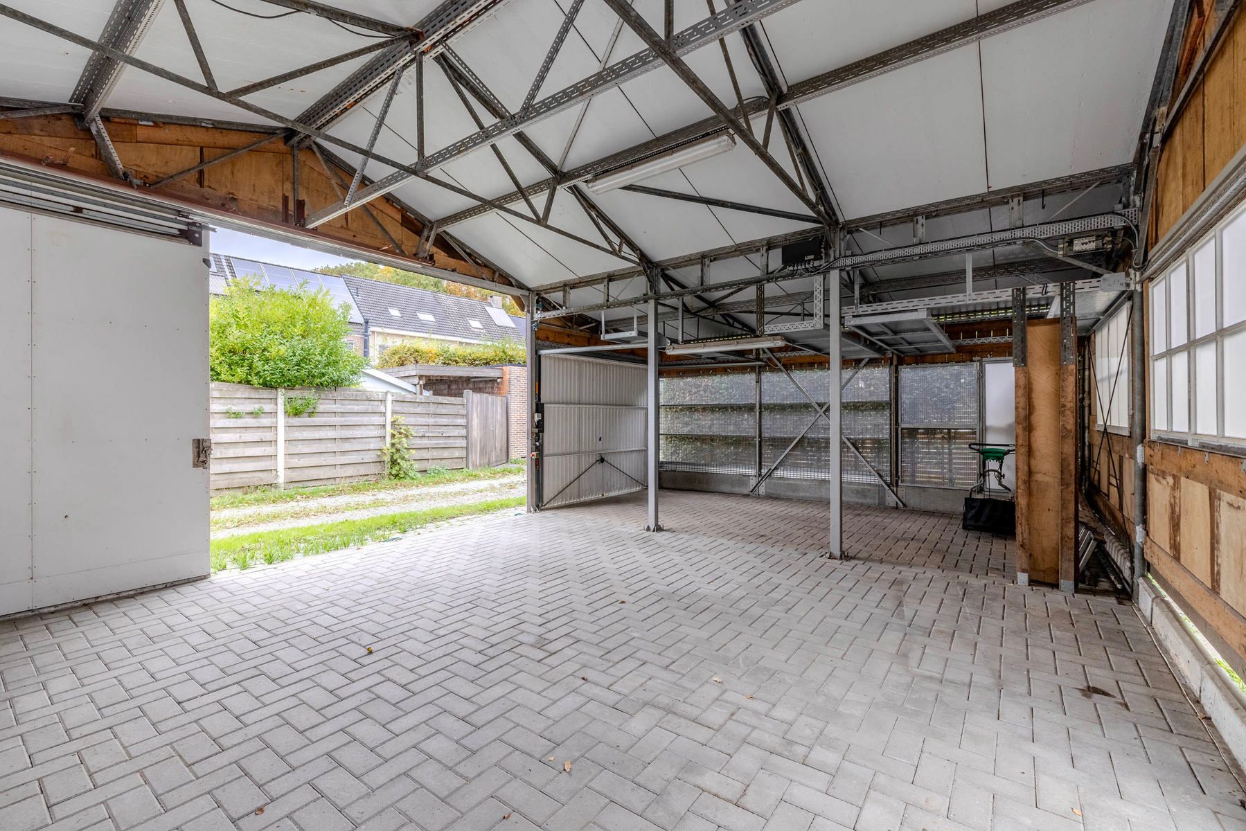 Goed onderhouden woning met 6 slpk in rustige omgeving. foto 19