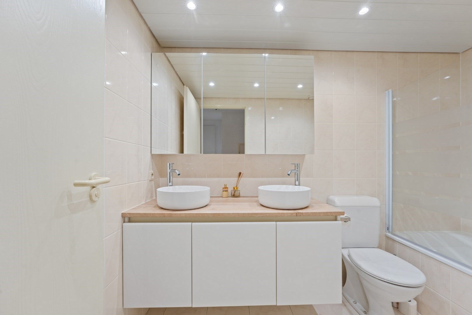 Leuk appartement in een rustige zijstraat van de Zeedijk foto 9